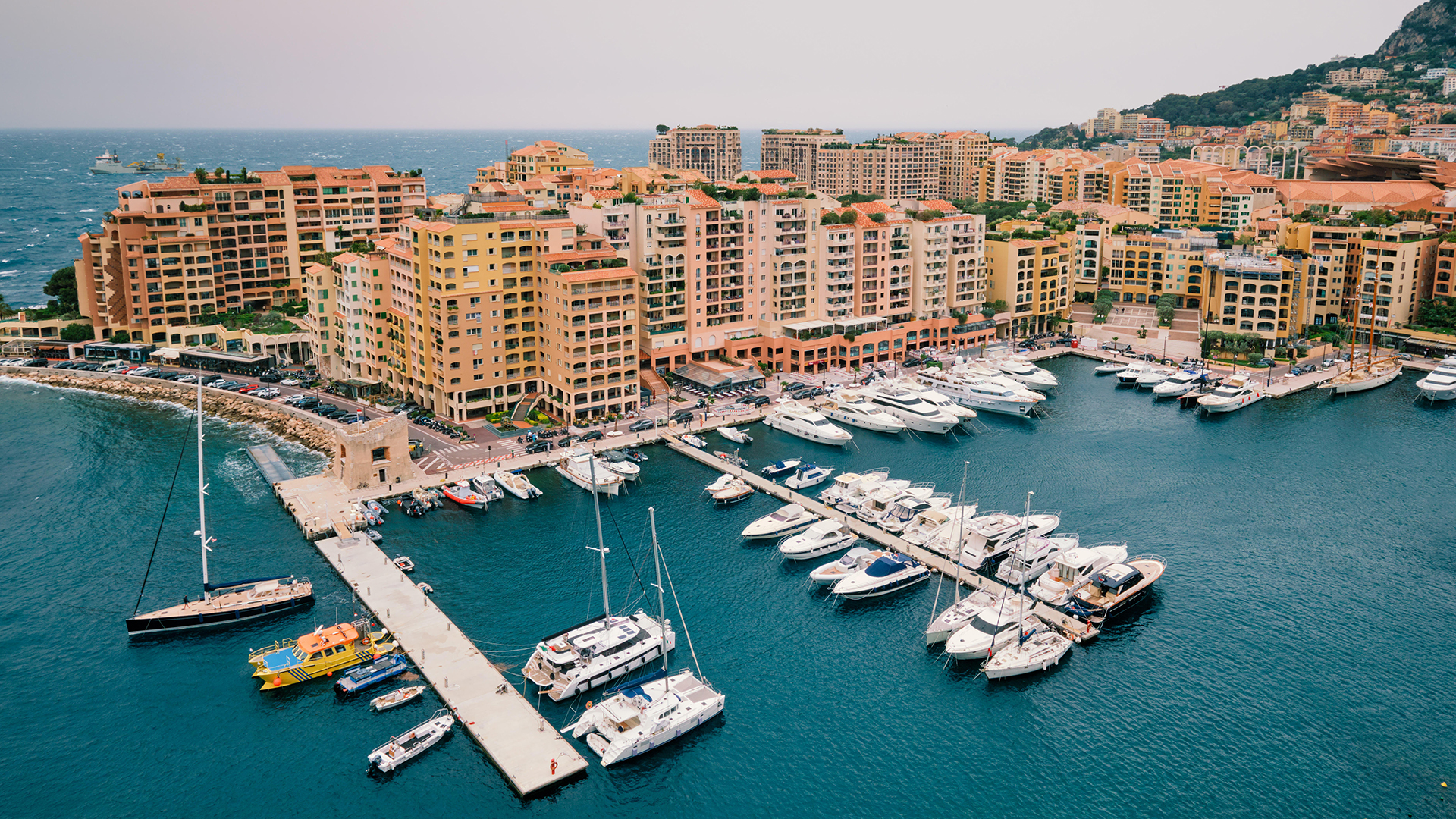 Blick auf den Jachthafen von Monaco.