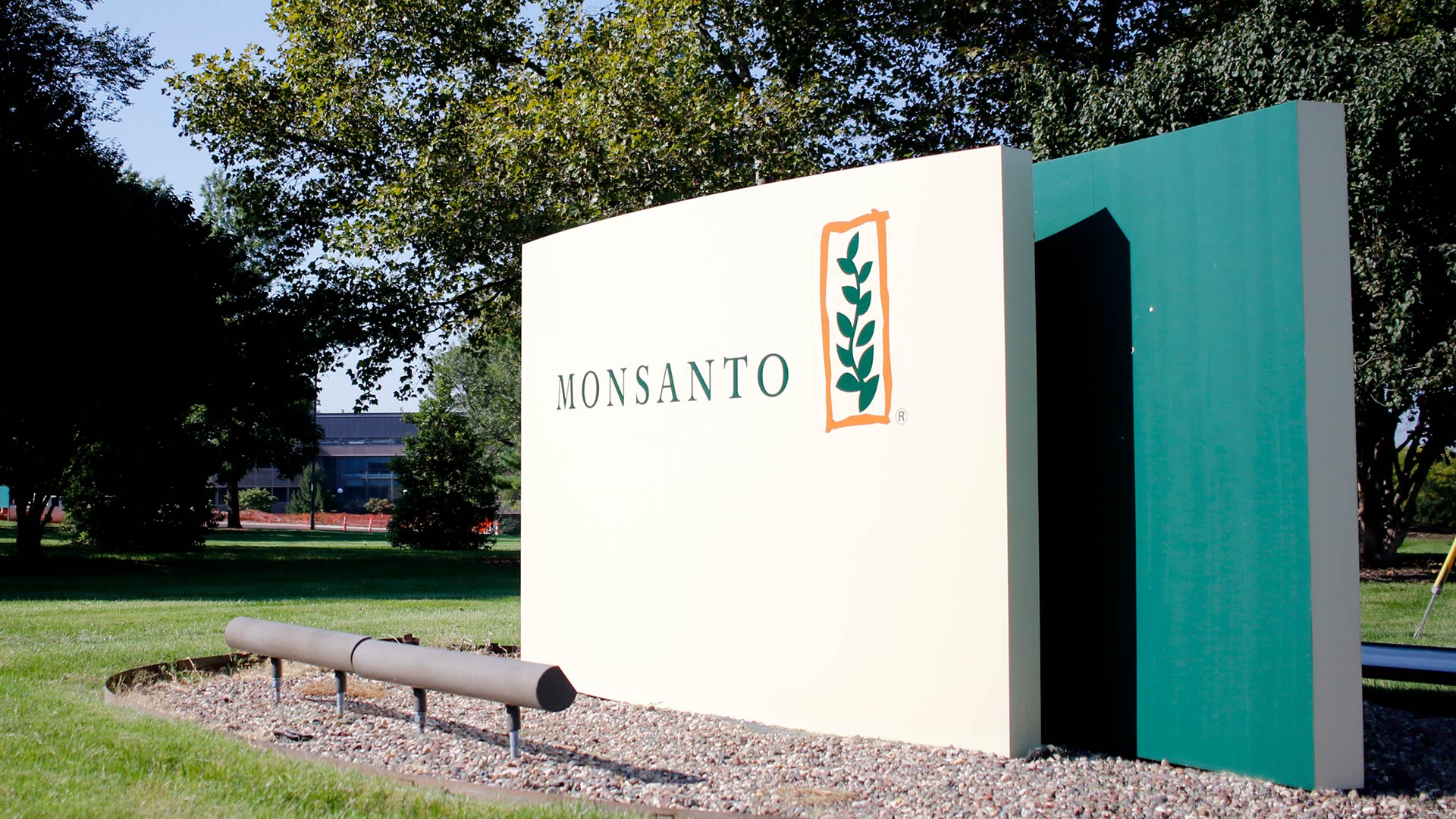 Monsanto-Firmenschild vor der Zentrale in St. Louis, Missouri, USA.