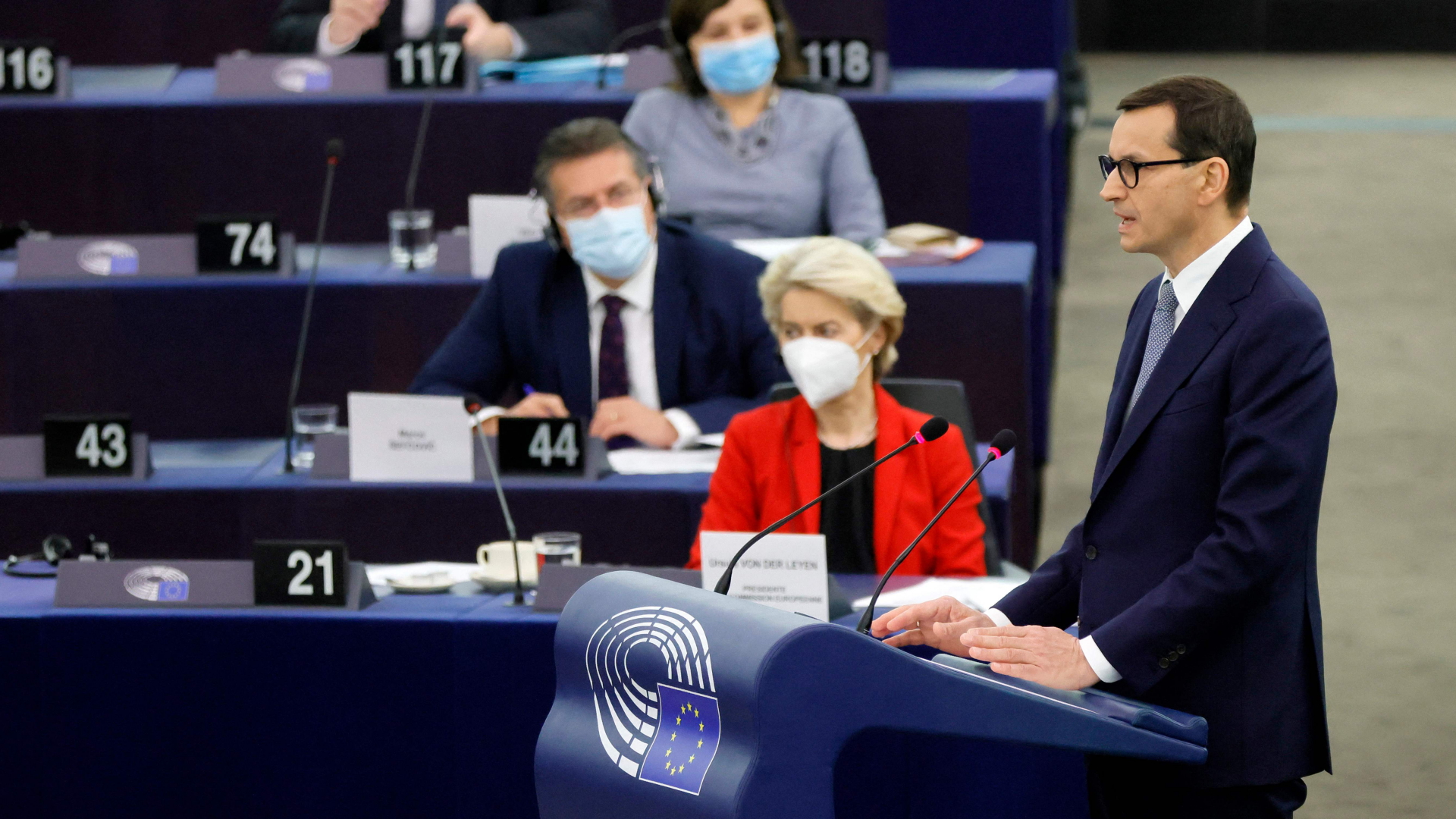 Der polnische Premierminister Mateusz Morawiecki hält eine Rede während einer Sitzung des Europäischen Parlaments