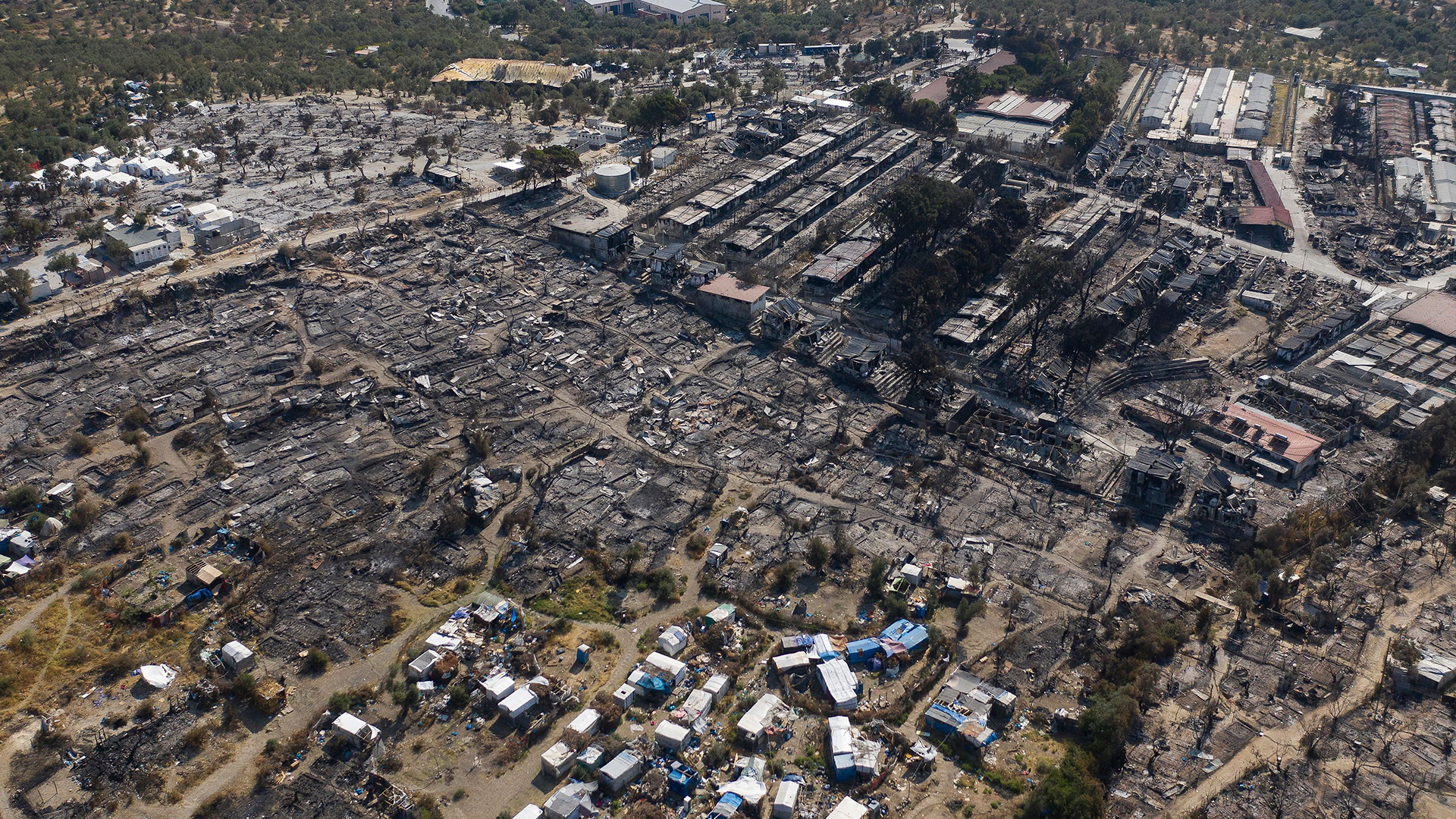 Blick auf das abgebrannte Flüchtlingslager Moria | DIMITRIS TOSIDIS/EPA-EFE/Shutter