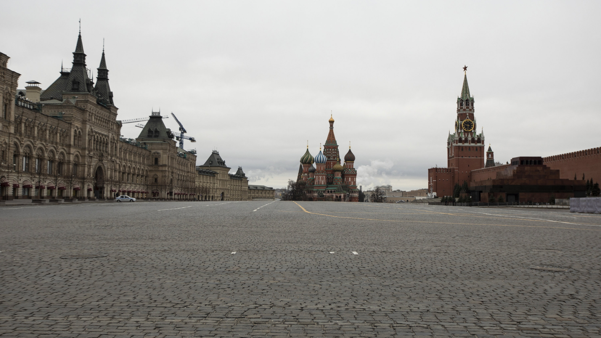 Der menschenleere Rote Platz in Moskau | Bildquelle: AP