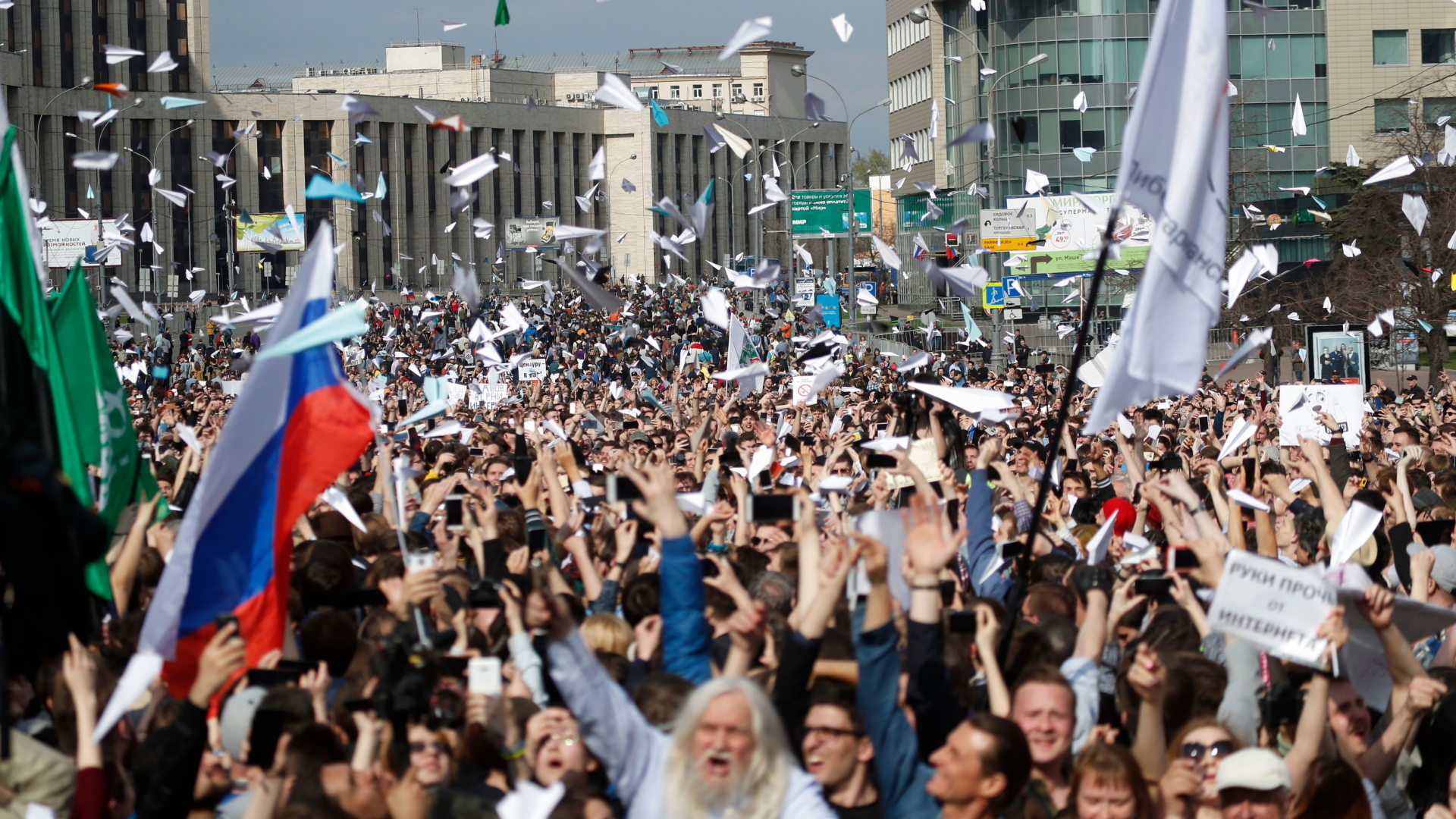 Tausende demonstrieren in Moskau gegen Internetzensur