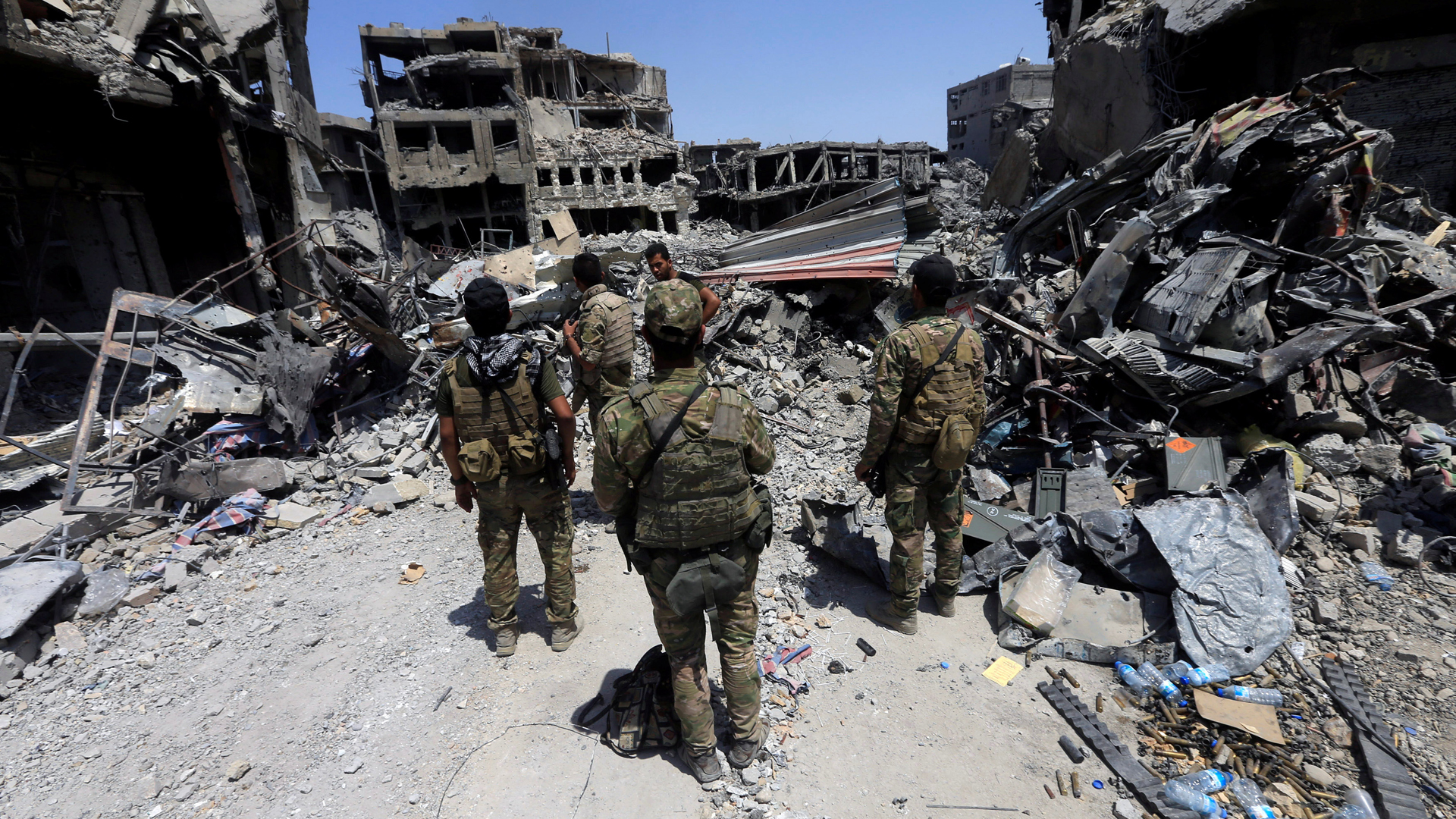 Irakische Soldaten im zerstörten Mossul (Irak) am 09.07.2017 | REUTERS