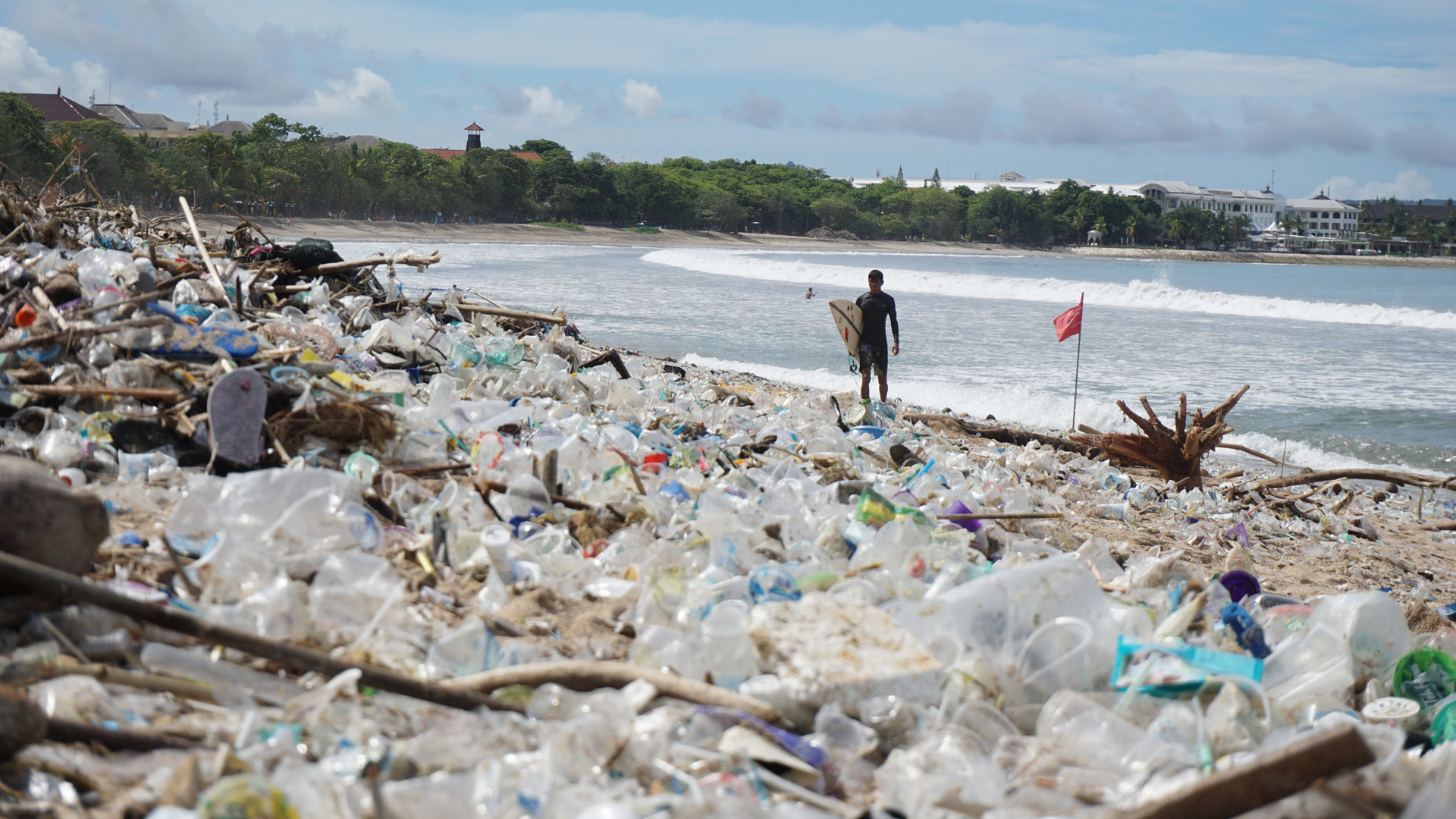 Angespülter Müll am Kuta-Beach auf Bali. | picture alliance/dpa/AAP