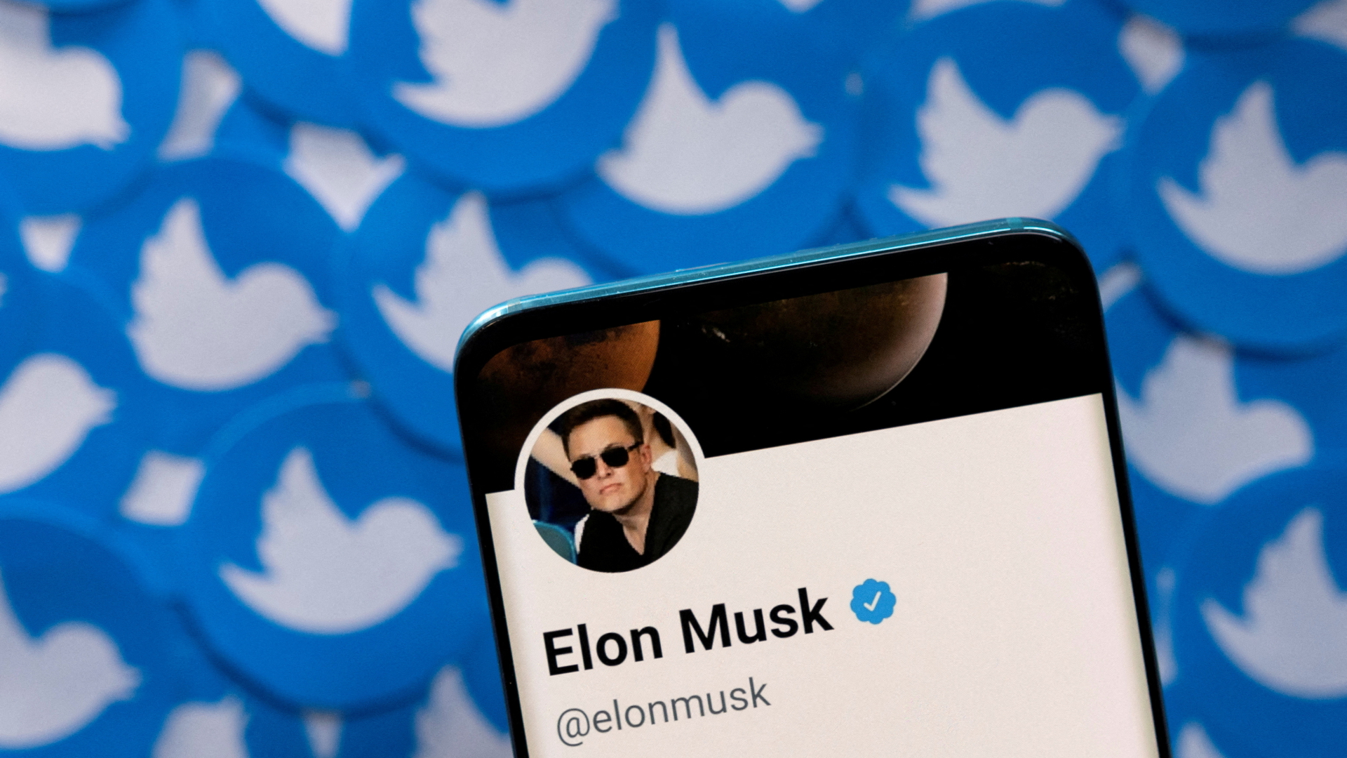 Elon Musk ist auf einem  | REUTERS