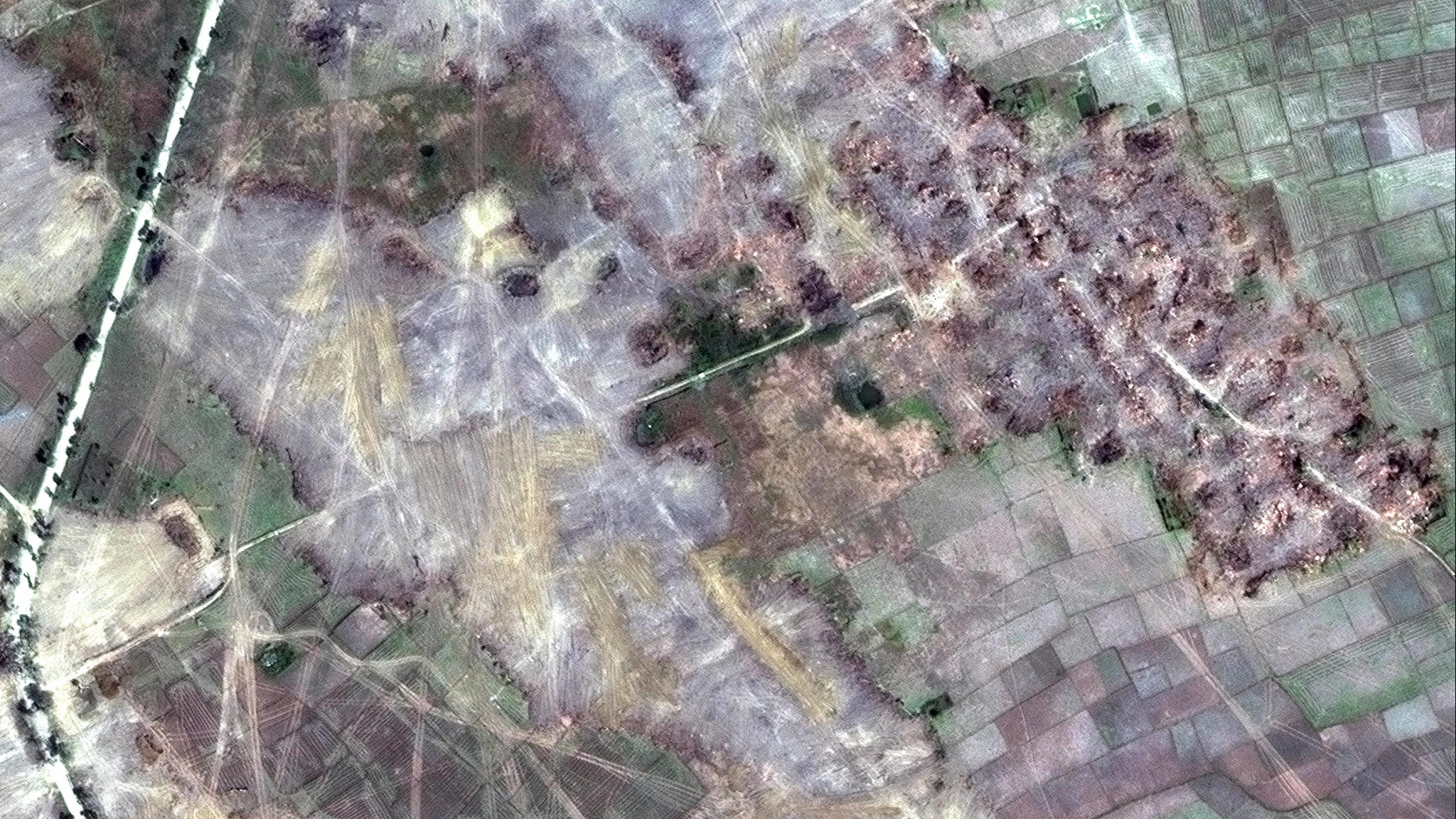 Das Luftbild zeigt das Ausmaß der Zerstörung eines Rohingya-Dorfes in Myanmar | dpa