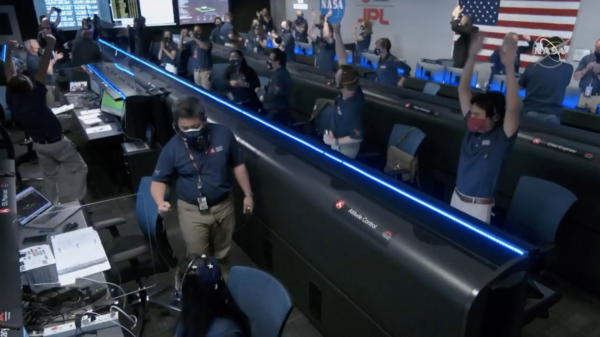 Mitarbeiter der NASA jubeln nach der erfolgreichen Landung der "Perseverance". | EPA
