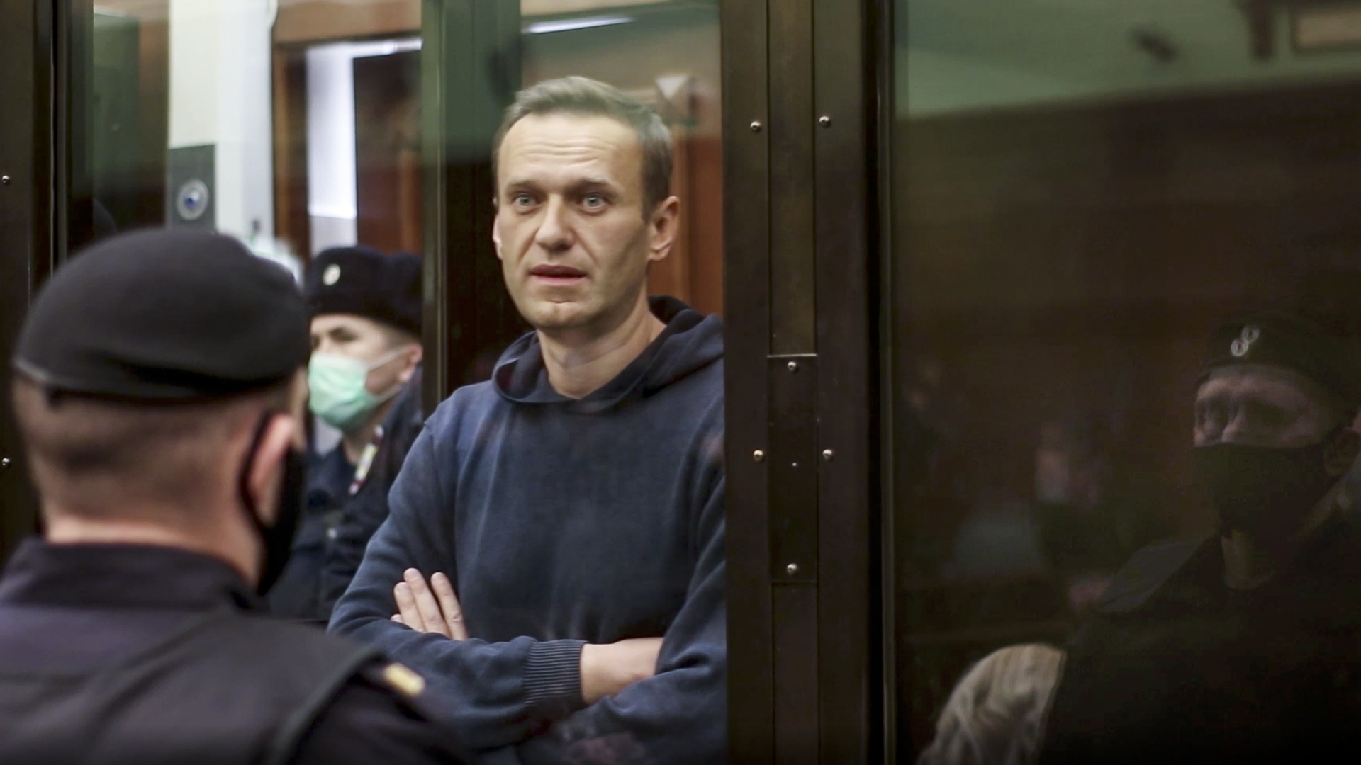 Der russische Oppositionspolitiker Nawalny vor Gericht. | dpa