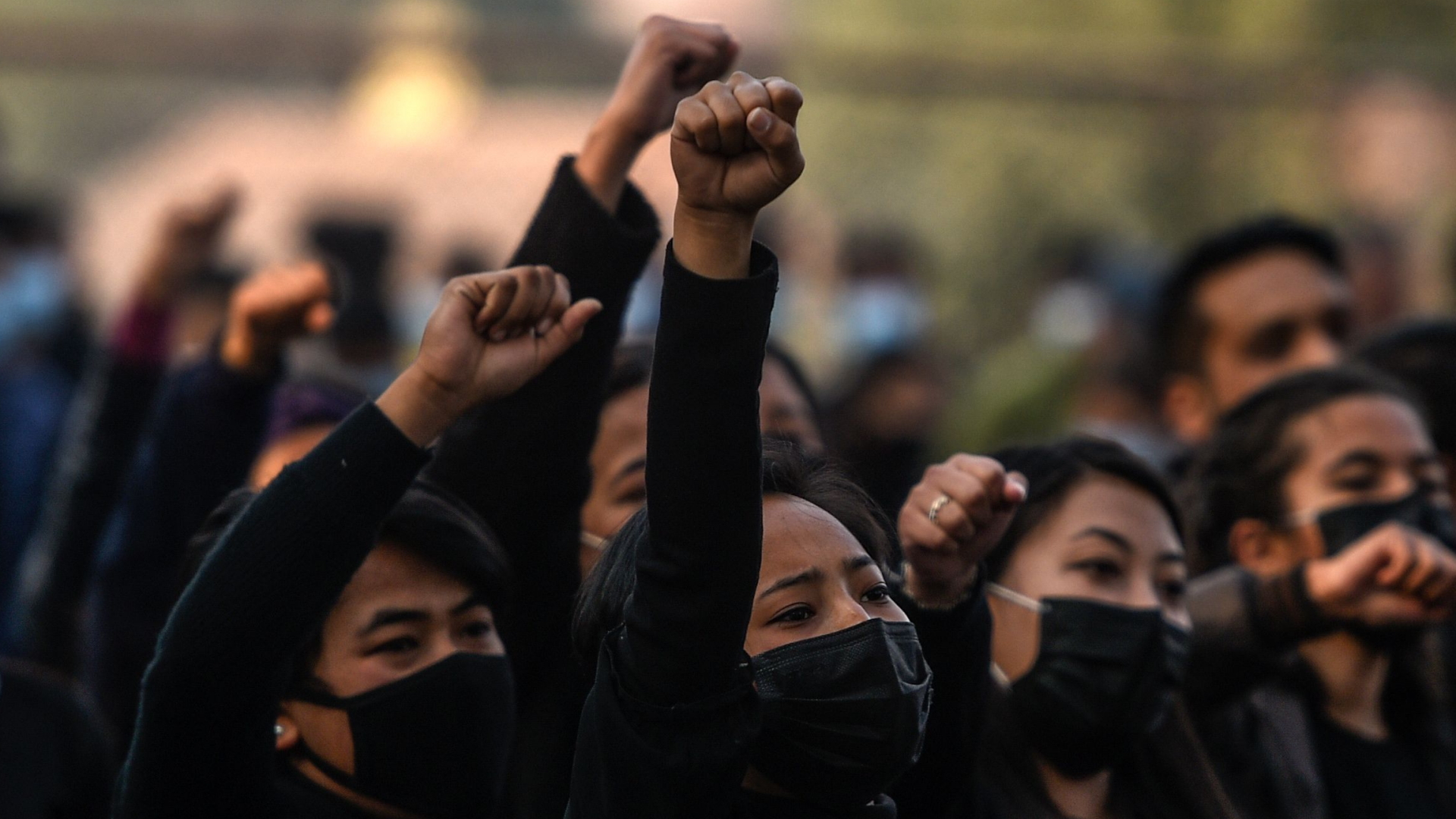 Frauen in Schwarz demonstrieren in Kathmandu gegen Gewalt gegen Frauen und die Einschränkung ihrer Freiheit | AFP