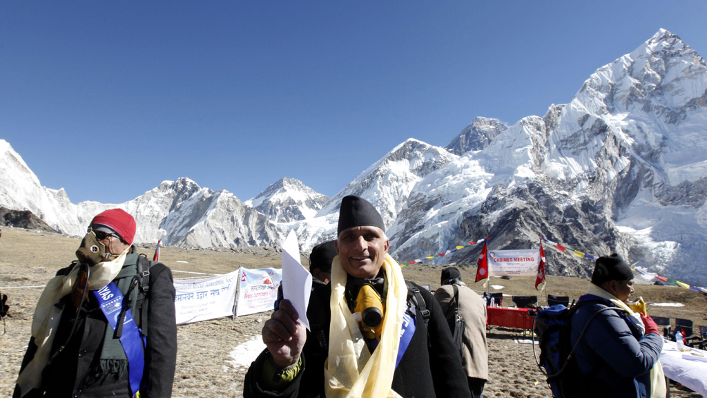 Kabinett von Nepal tagt am Himalaya