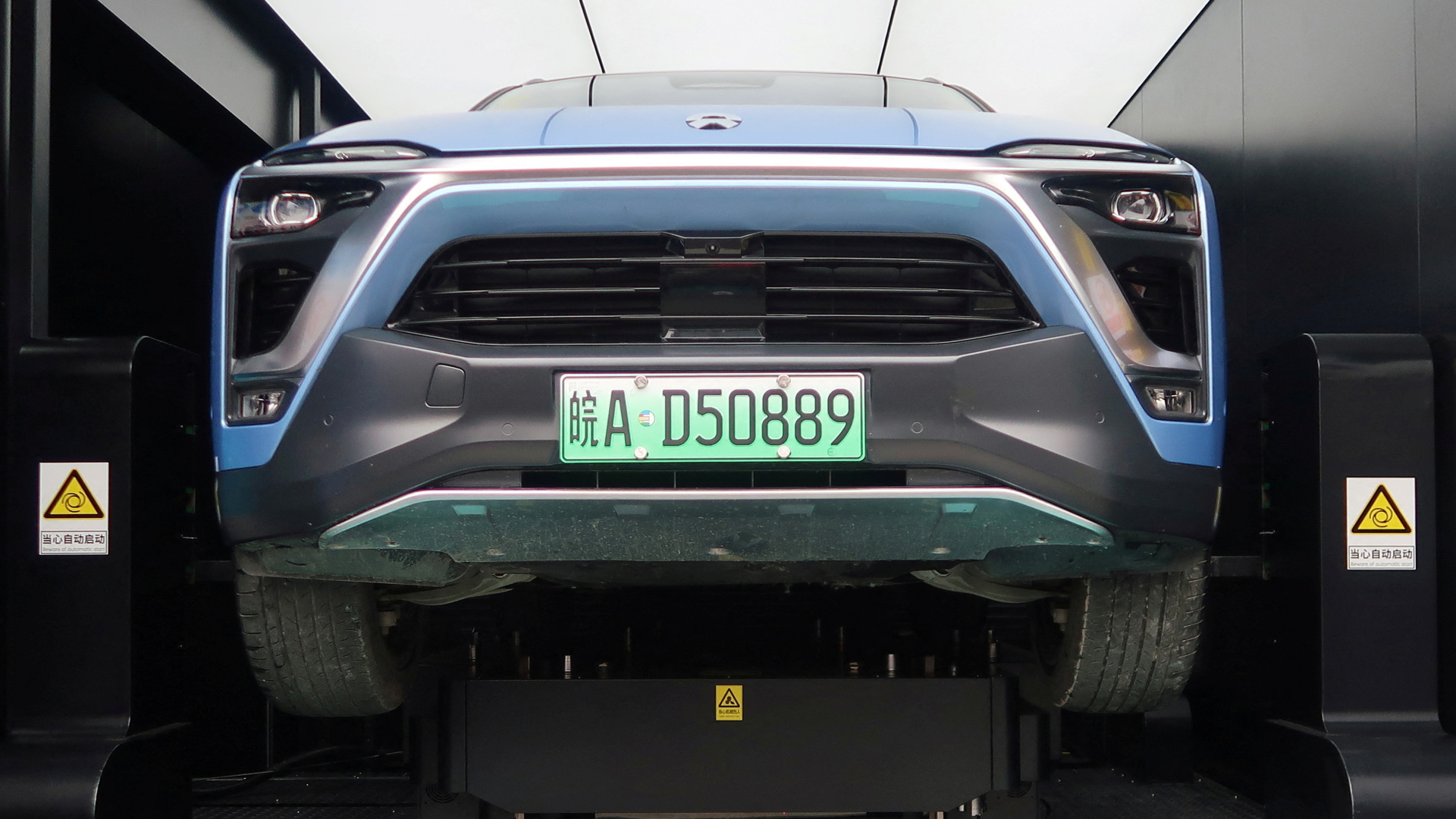 Batteriewechsel bei einem E-Auto von Nio | REUTERS
