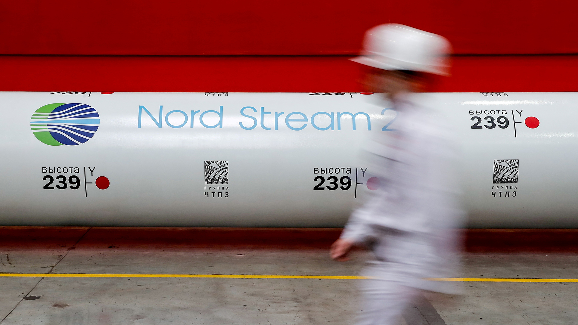 Ein Arbeiter vor der Nord Stream 2 Pipeline | REUTERS