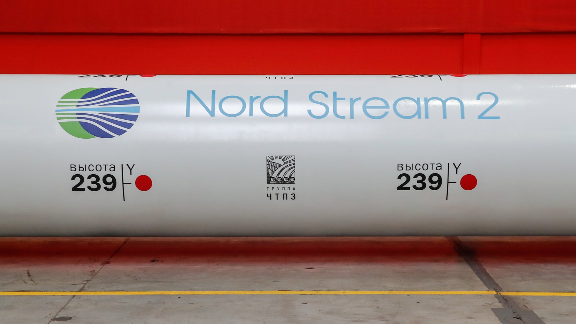 Das Foto zeigt ein Rohrelement der im Bau befindlichen Ostsee-Pipeline Nord Stream 2. | REUTERS