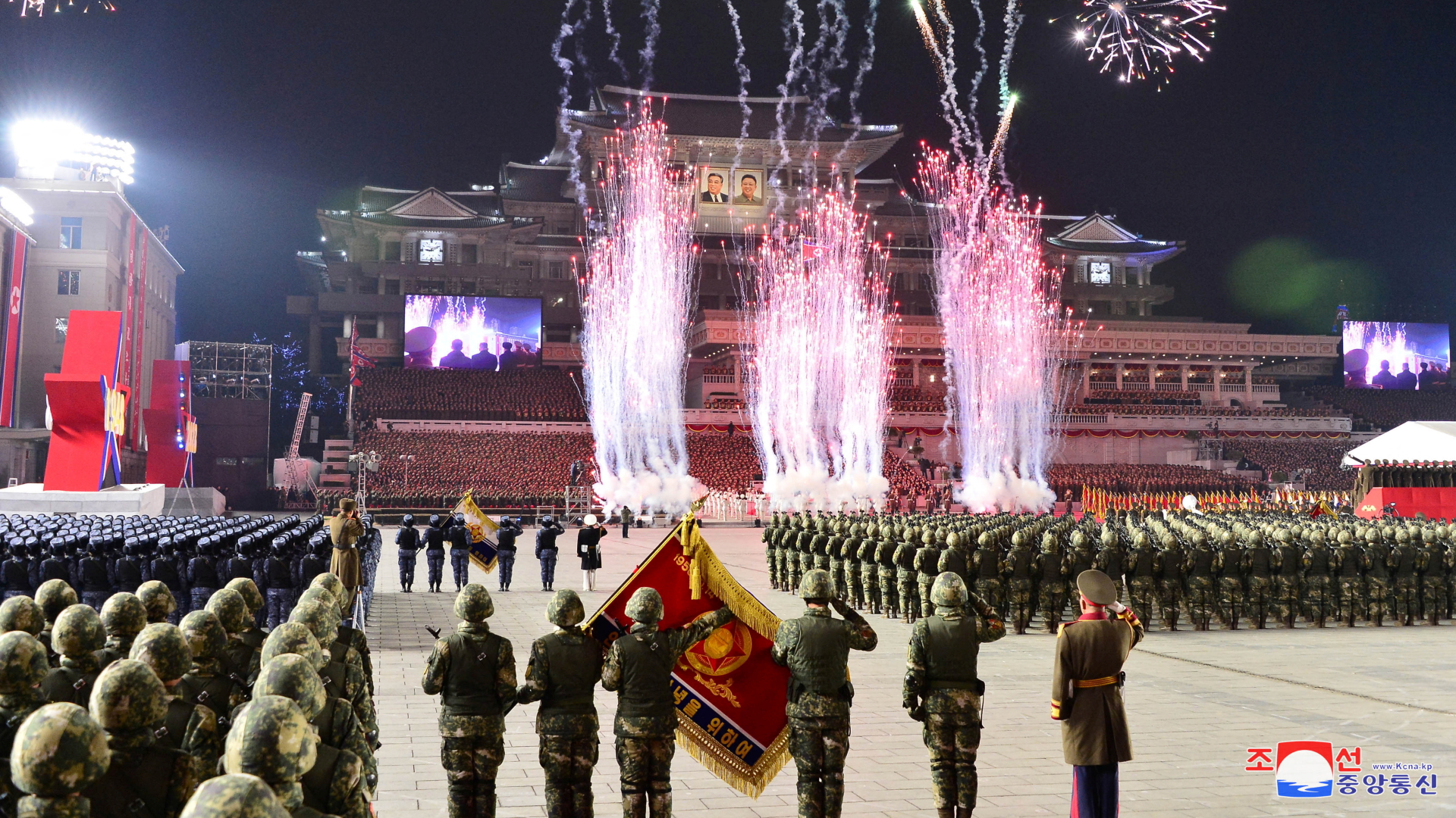 Kim Jong Un bei der Militärparade in Pjöngjang | via REUTERS