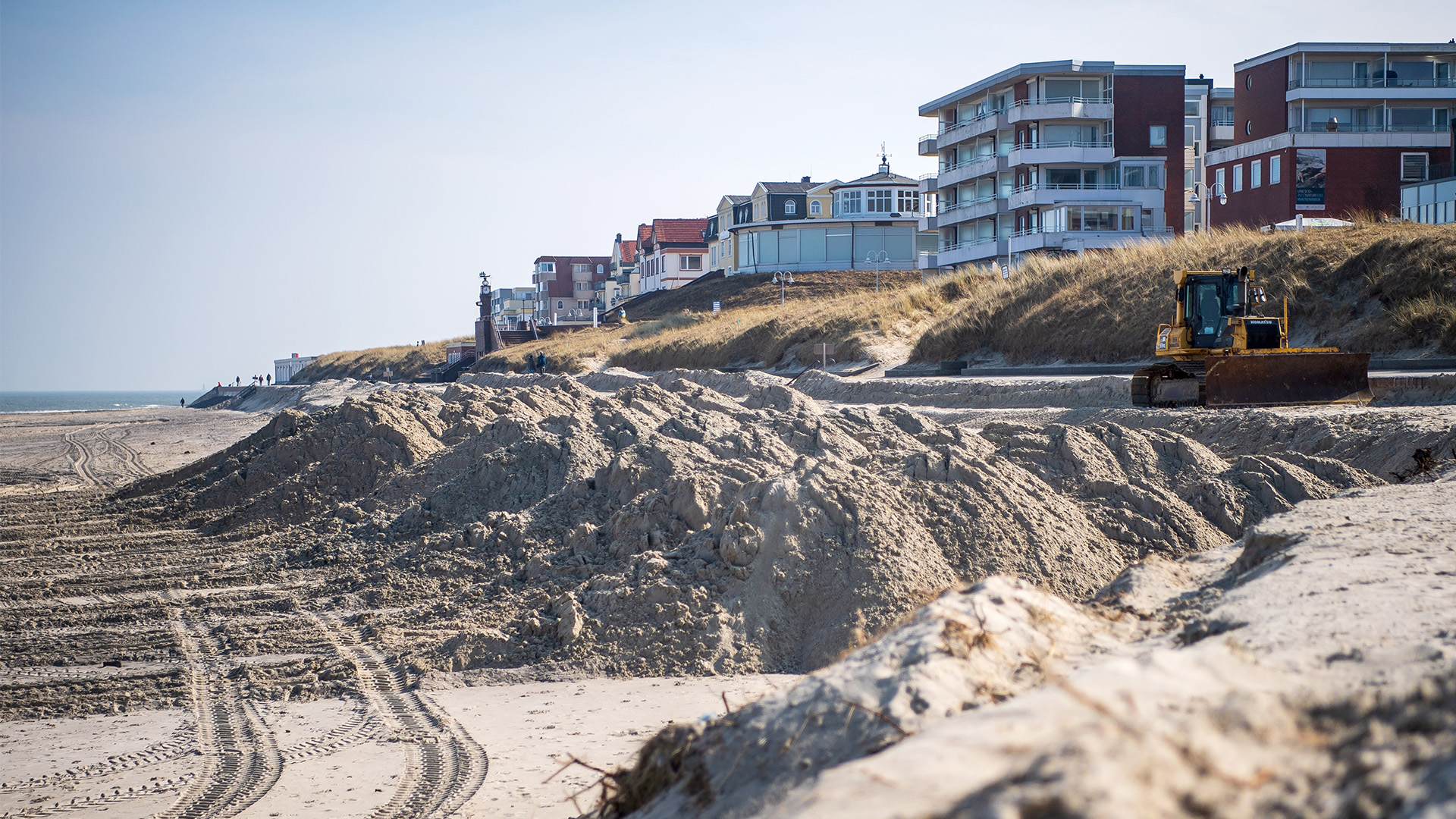 Sand wurde am Strand von Wangerooge aufgeschüttet.