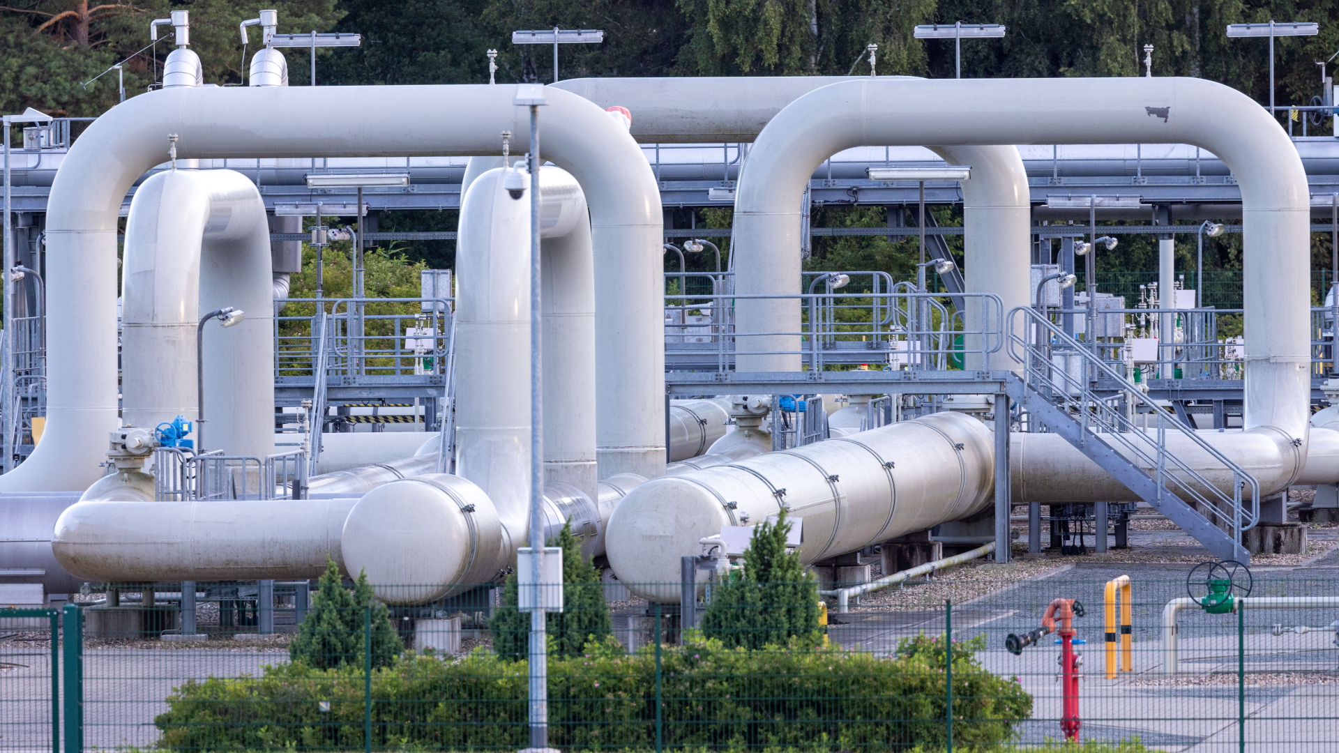 Anlagen der Anlandestation der Gaspipeline Nord Stream 1 in Lubmin | dpa