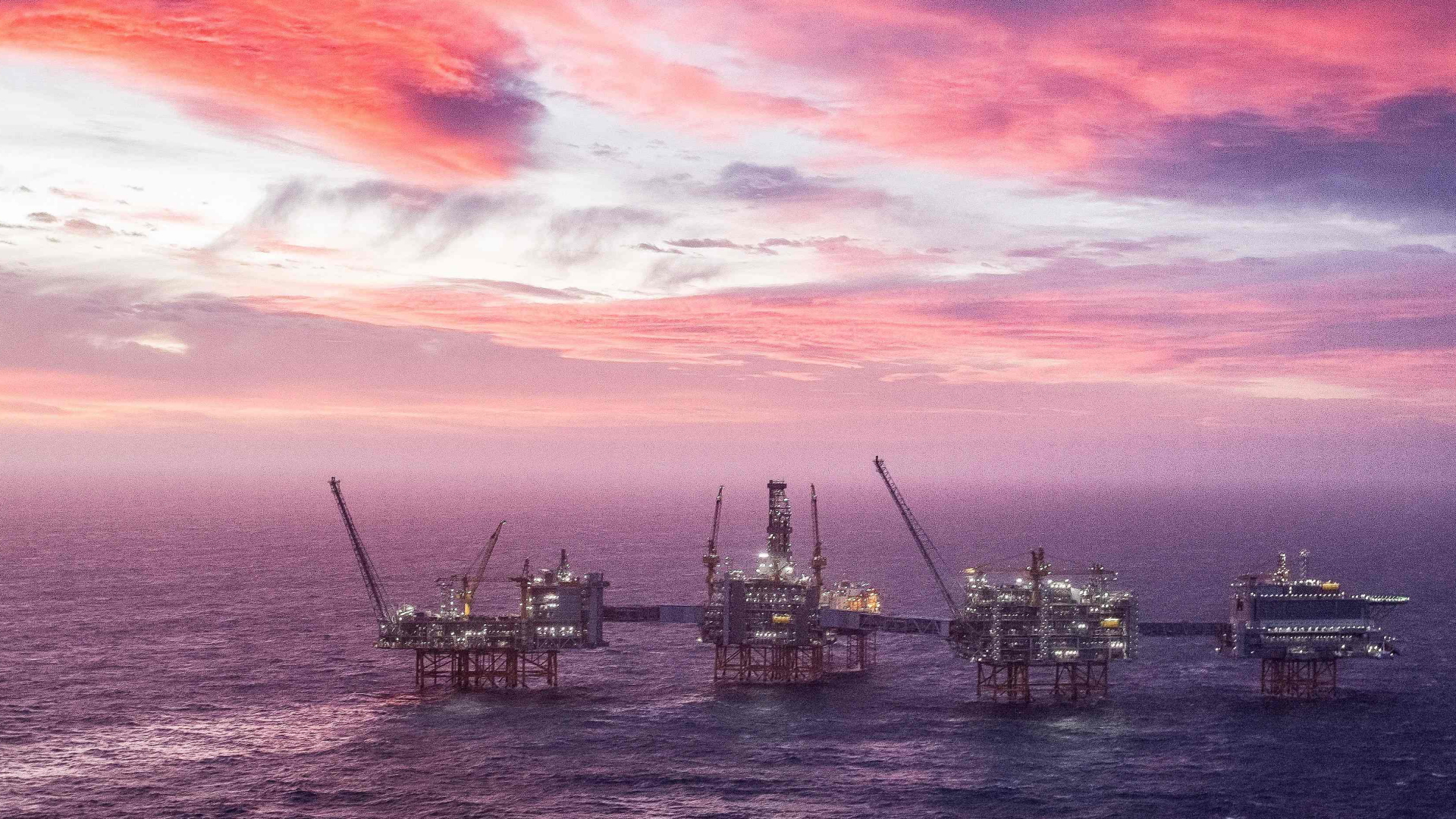 Bohrinseln auf dem norwegischen Ölfeld Johan Sverdrup in der Nordsee im Abendlicht | AFP