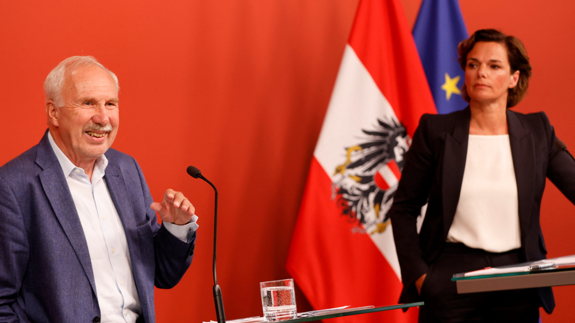 Ökonom Ewald Nowotny und SPÖ-Chefin Pamela Rendi-Wagner bei einer Pressekonferenz zur hohen Inflation in Österreich.