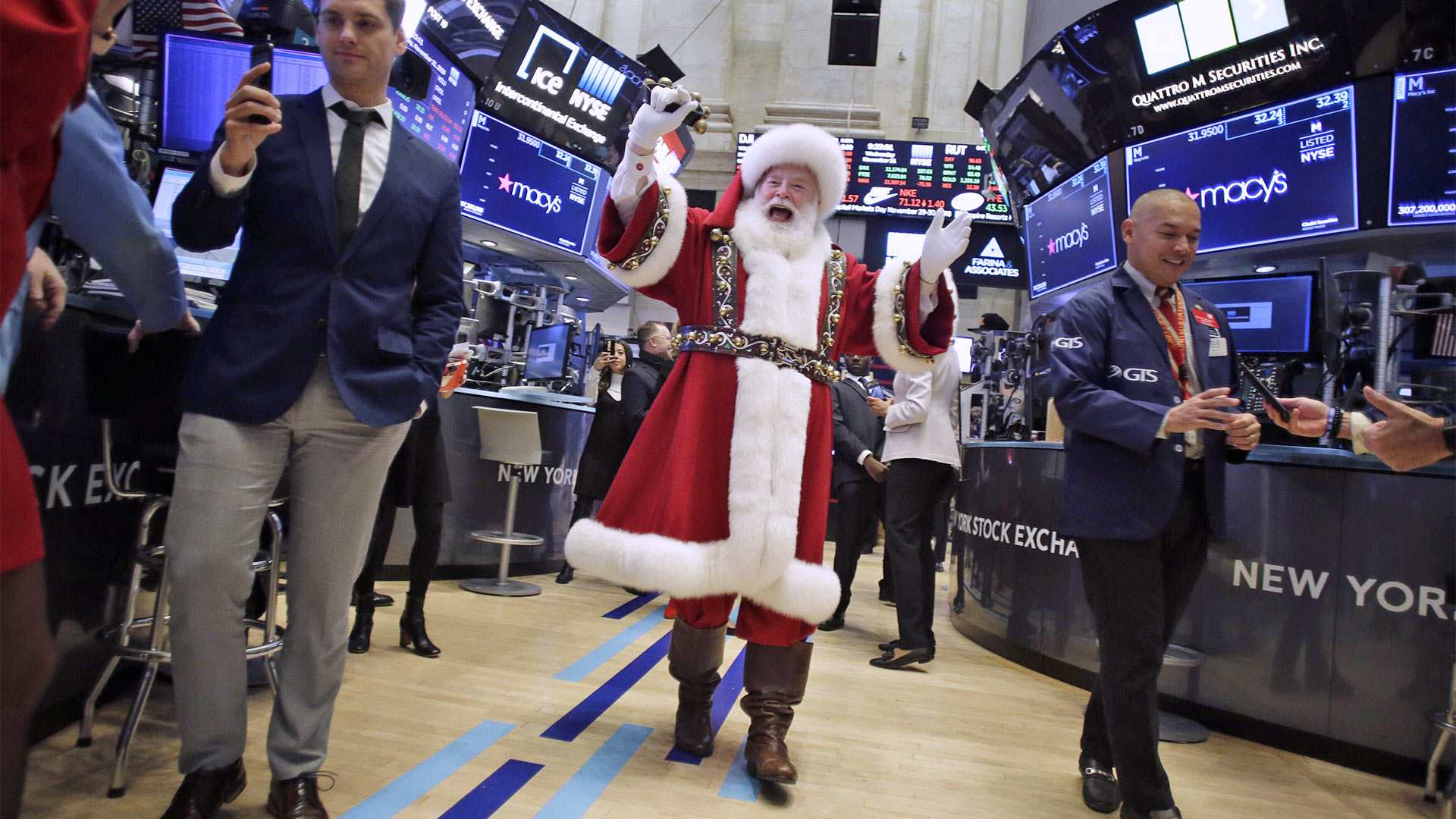 Santa Claus auf dem Parkett der NYSE | picture alliance / newscom
