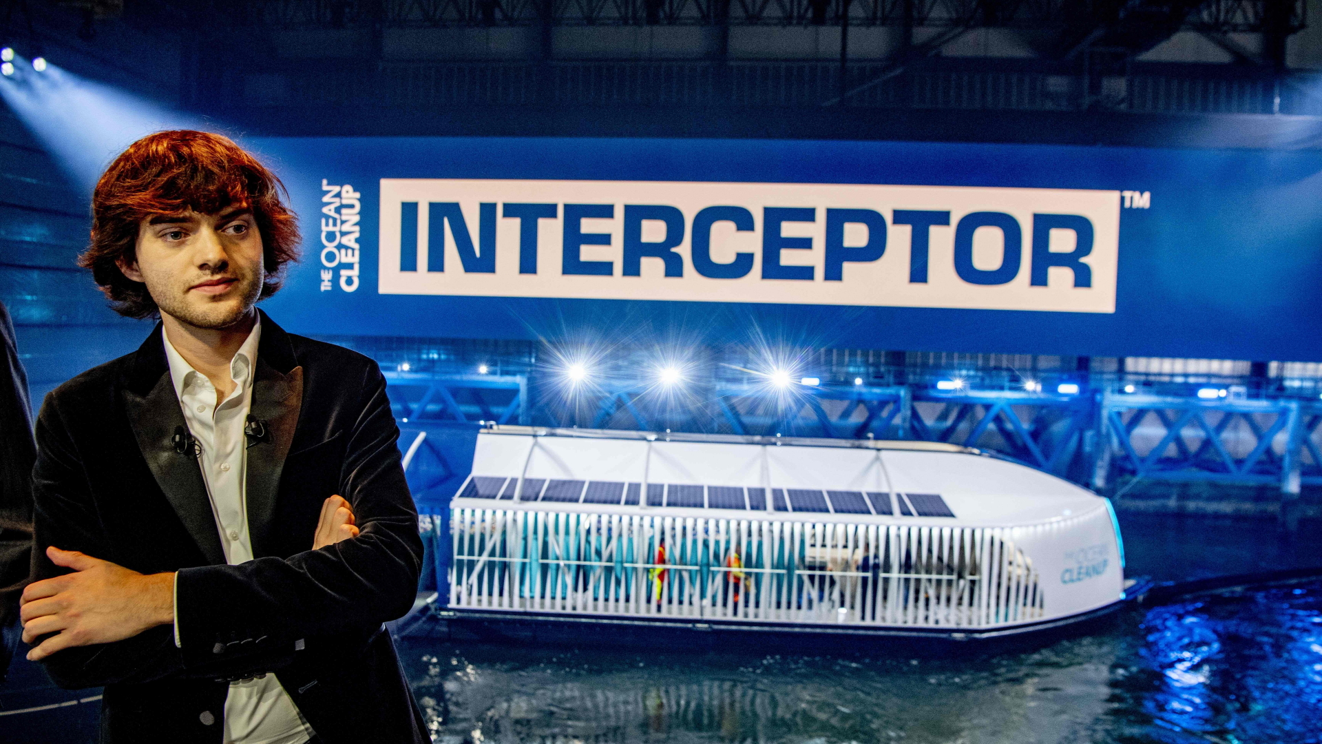 Boyan Slat präsentiert sein neues "Interceptor"-Projekt zur Befreiung der Flüsse von Plastik. | AFP