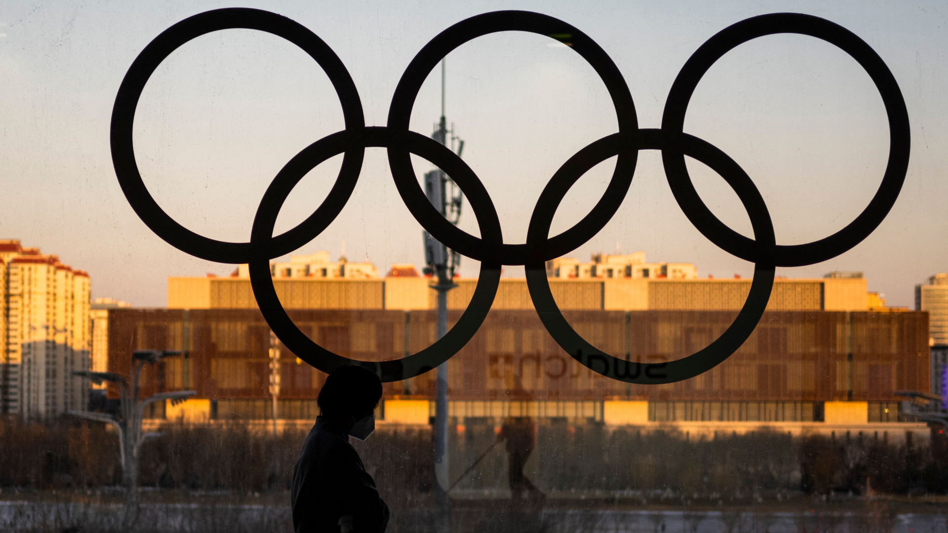 Die Olympischen Ringe im Olympia-Medienzentrum in Peking, China. | AFP