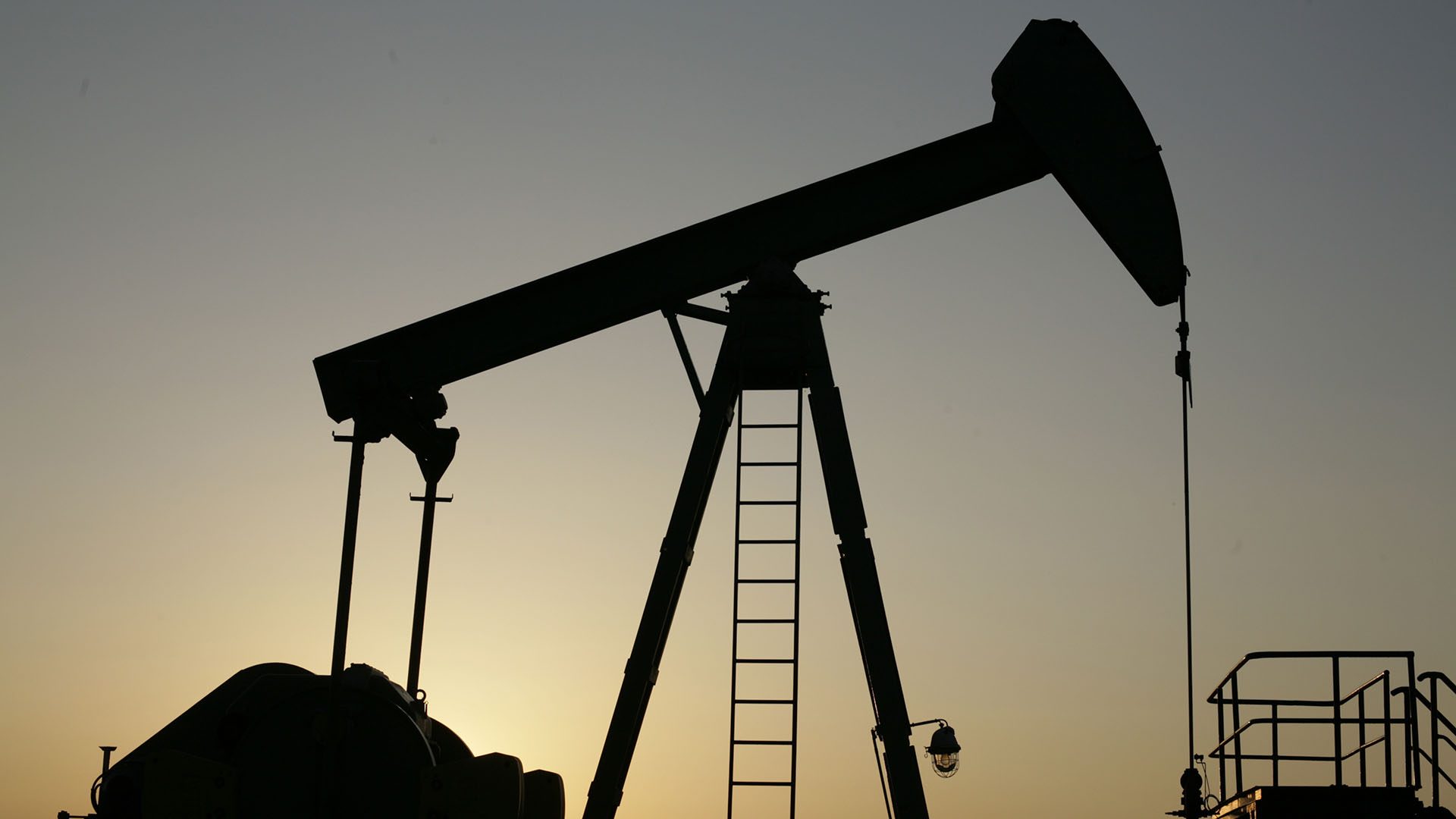 Hohe Energiepreise: Mehrere Staaten zapfen Erdölreserven an