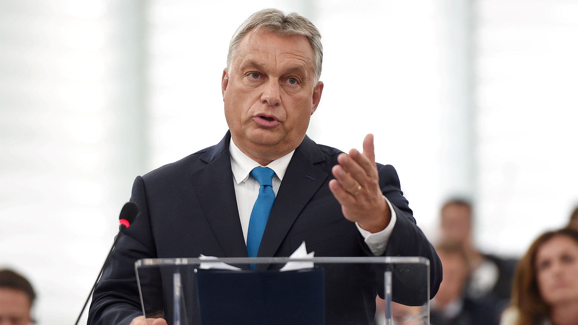 Ungarns Premier Orban spricht im EU-Parlament.
