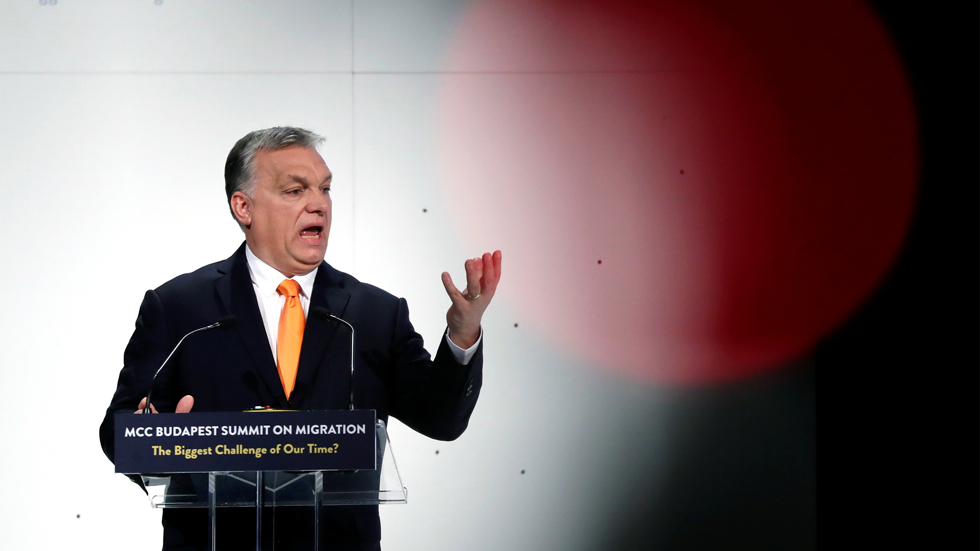Viktor Orban hält eine Rede. | REUTERS