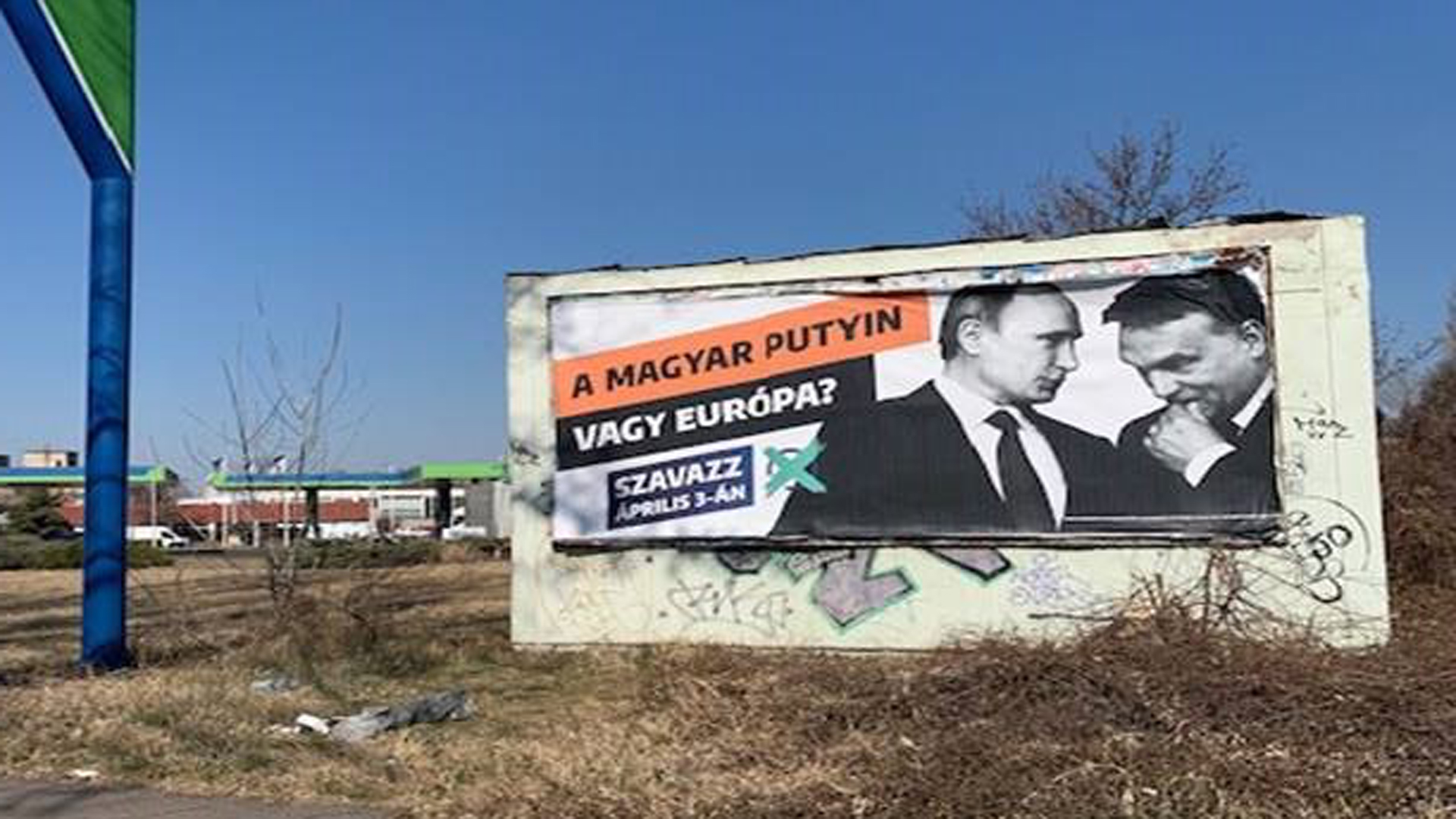Viktor Orbán und Wladimir Putin auf einem Plakat der ungarischen Opposition. | ARD-Studio Wien