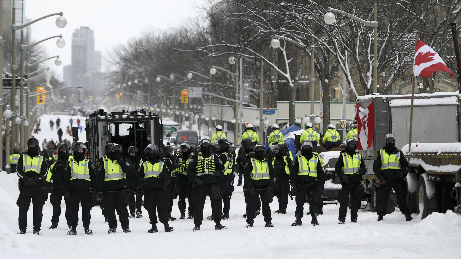 Kanadische Polizisten im Parlamentsbezirk in Ottawa | AP