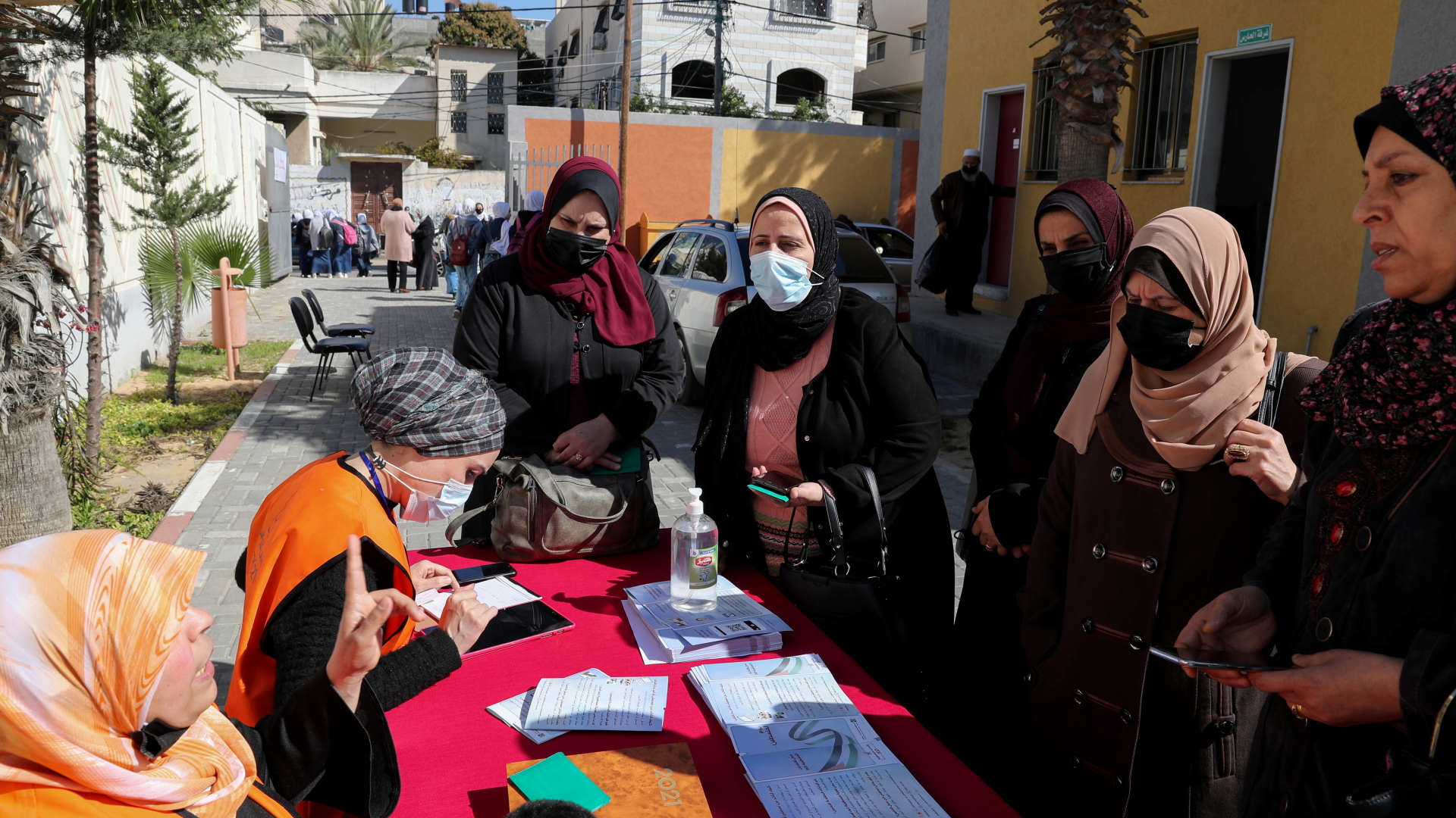 In Gaza-Stadt werden Wähler registriert | REUTERS