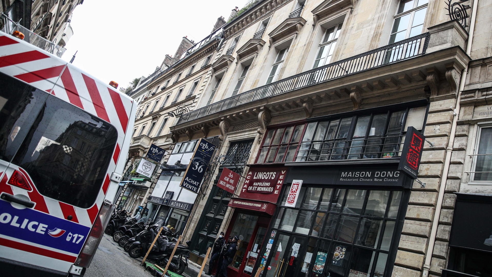 An zwei Orten in Paris schloss die Polizei illegale Restaurants | EPA
