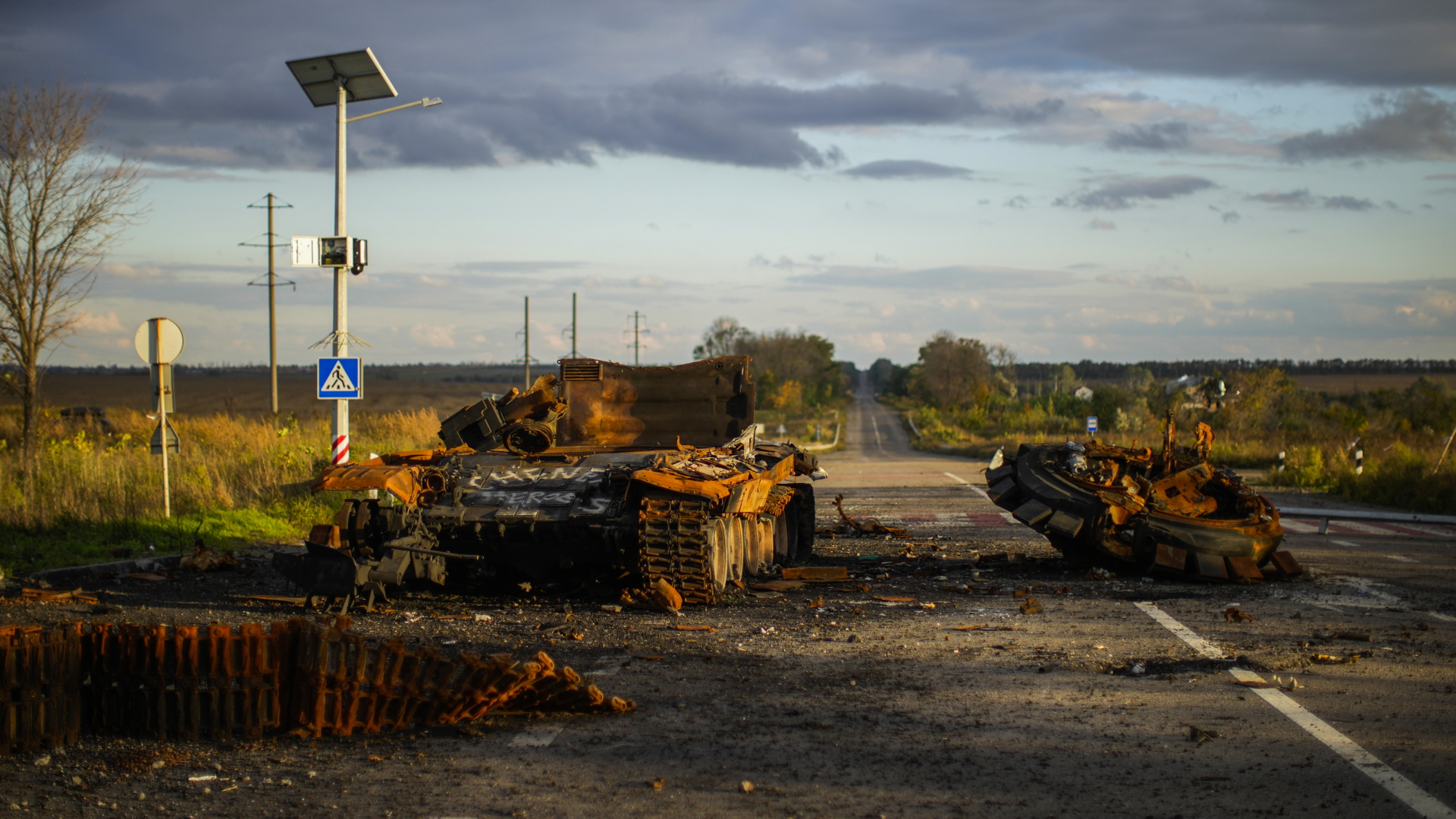 Zerstörtes russisches Militärgerät in der Region Charkiw