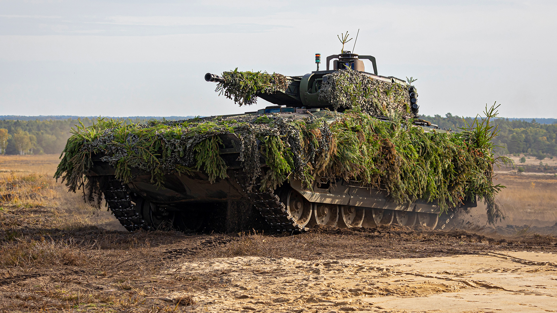 Ein Schützenpanzer "Puma" nimmt an der Ausbildungs- und Lehrübung des Heeres teil. | dpa