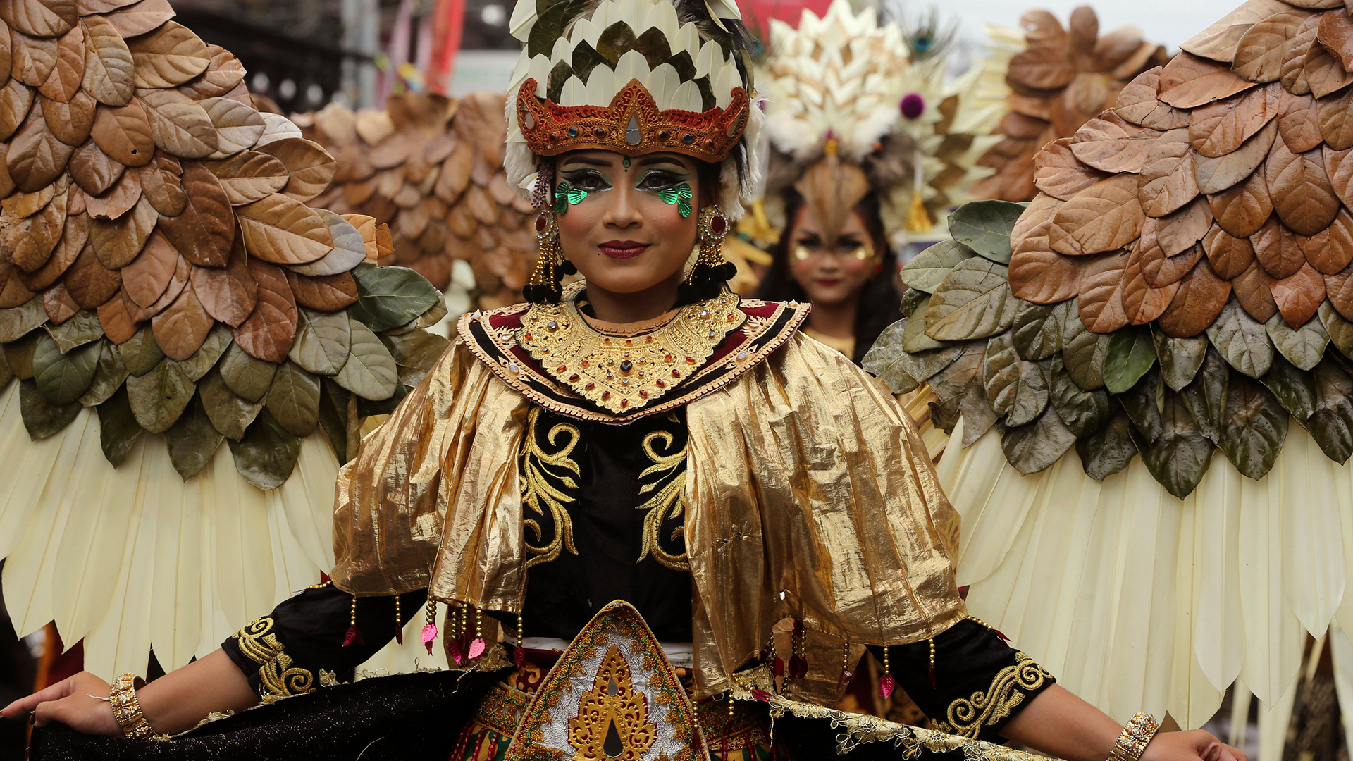 Frauen in Kostümen nehmen an einer Parade zur Feier des Unabhängigkeitstages in Ubud (Bali, Indonesien) teil.  | AP