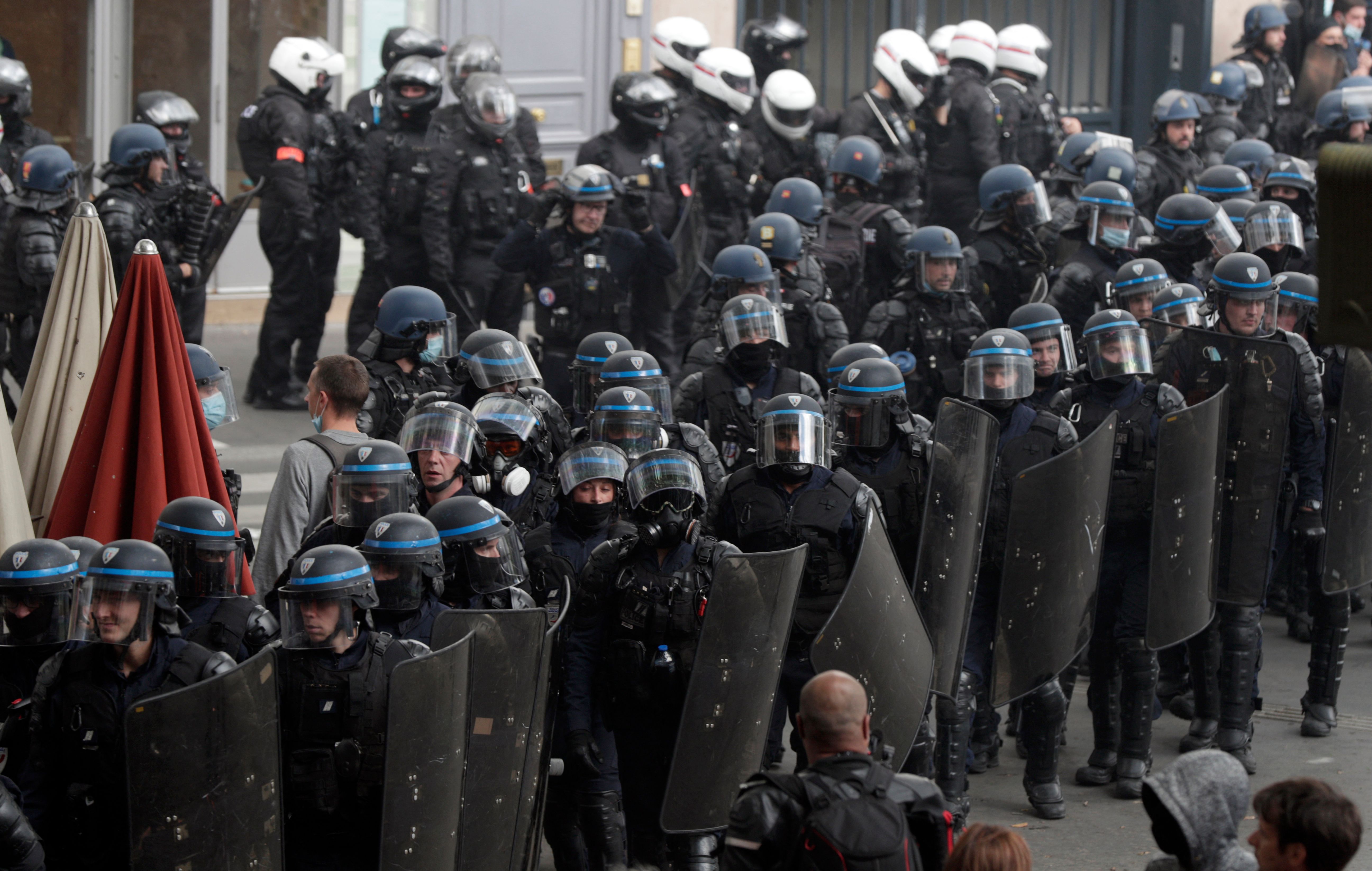 Polizeiaufgebot bei Anti-Coronaregel-Demo in Paris. | AFP