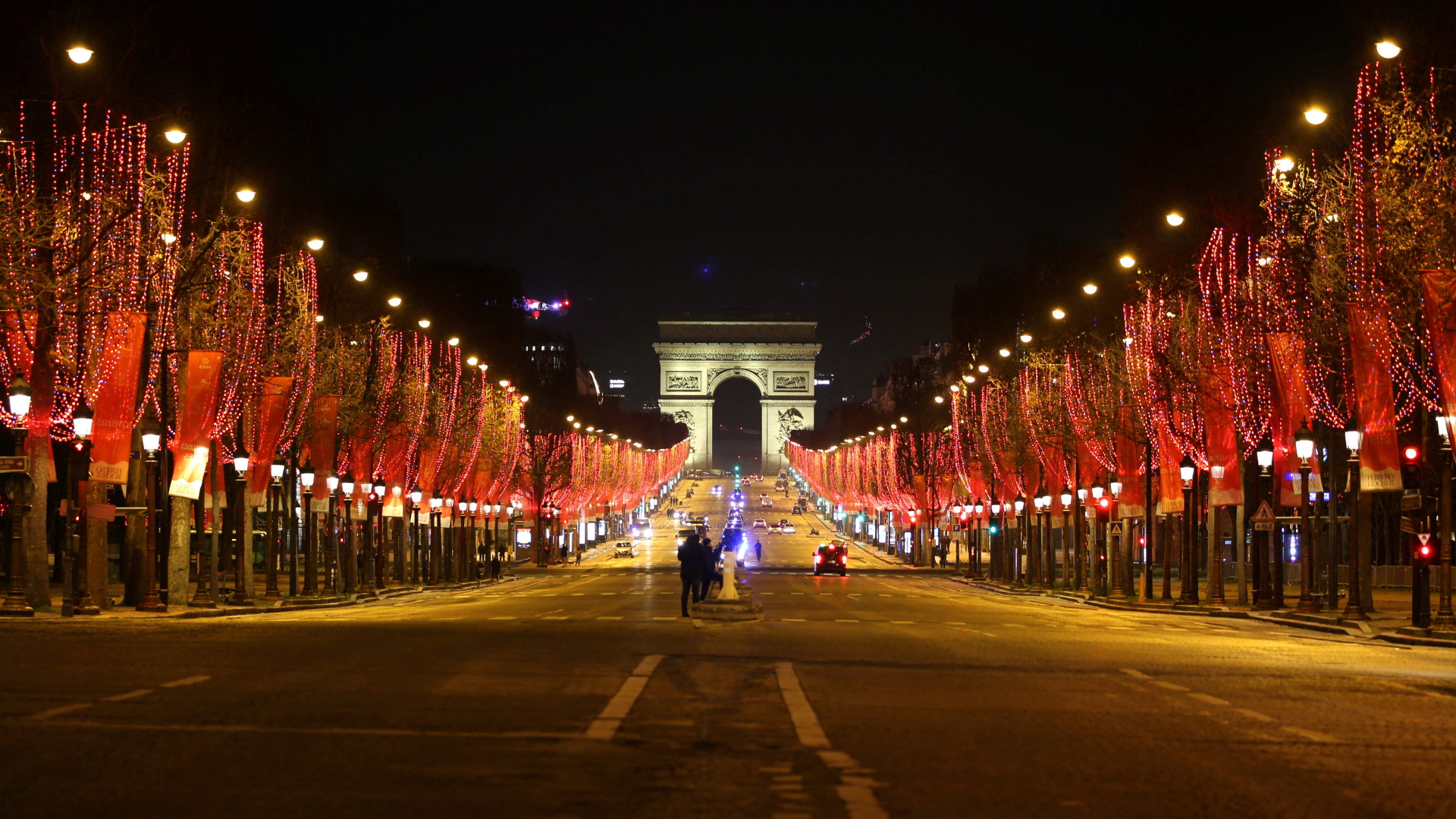 Die menschenleeren Champs Elysées in Paris | AFP