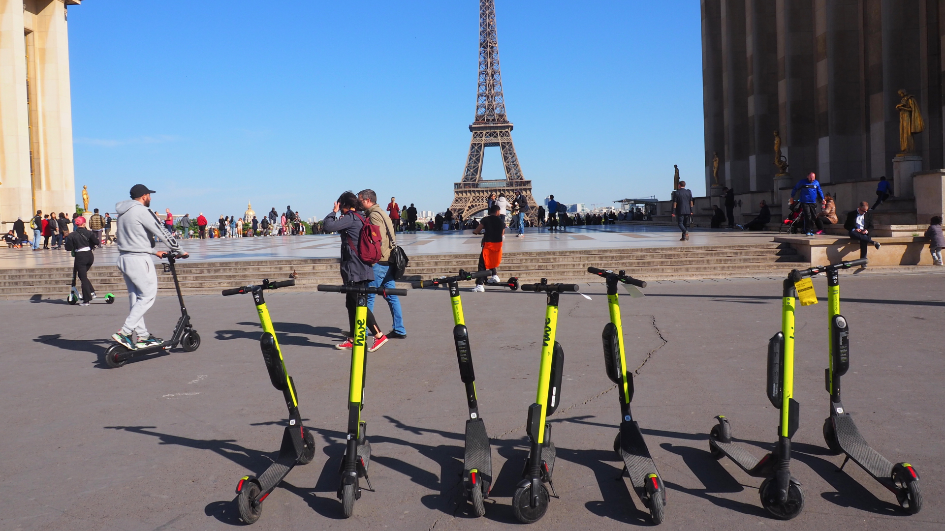 Mehrere E-Scooter in Paris | dpa