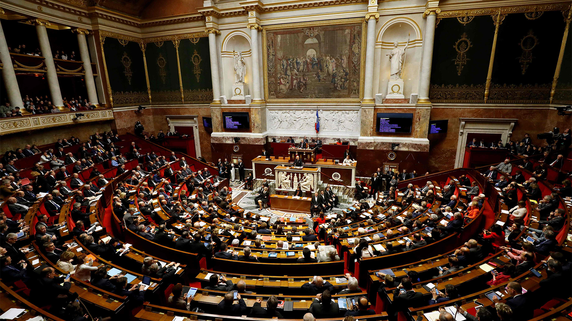 Blick in den Plenarsaal des Parlaments in Frankreich | AFP