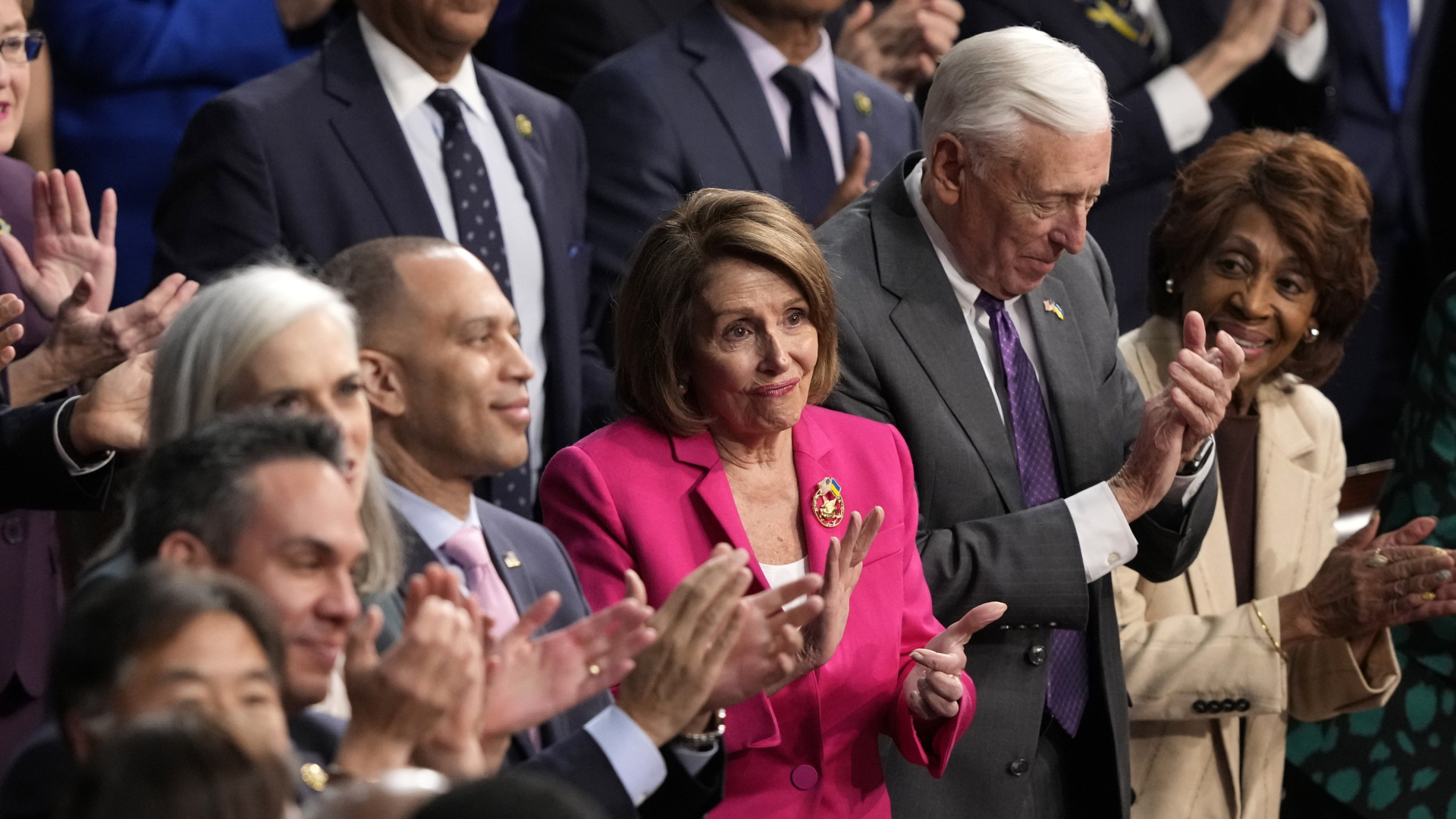 Nancy Pelosi (Mitte) während der Rede von US-Präsident Joe Biden | AP