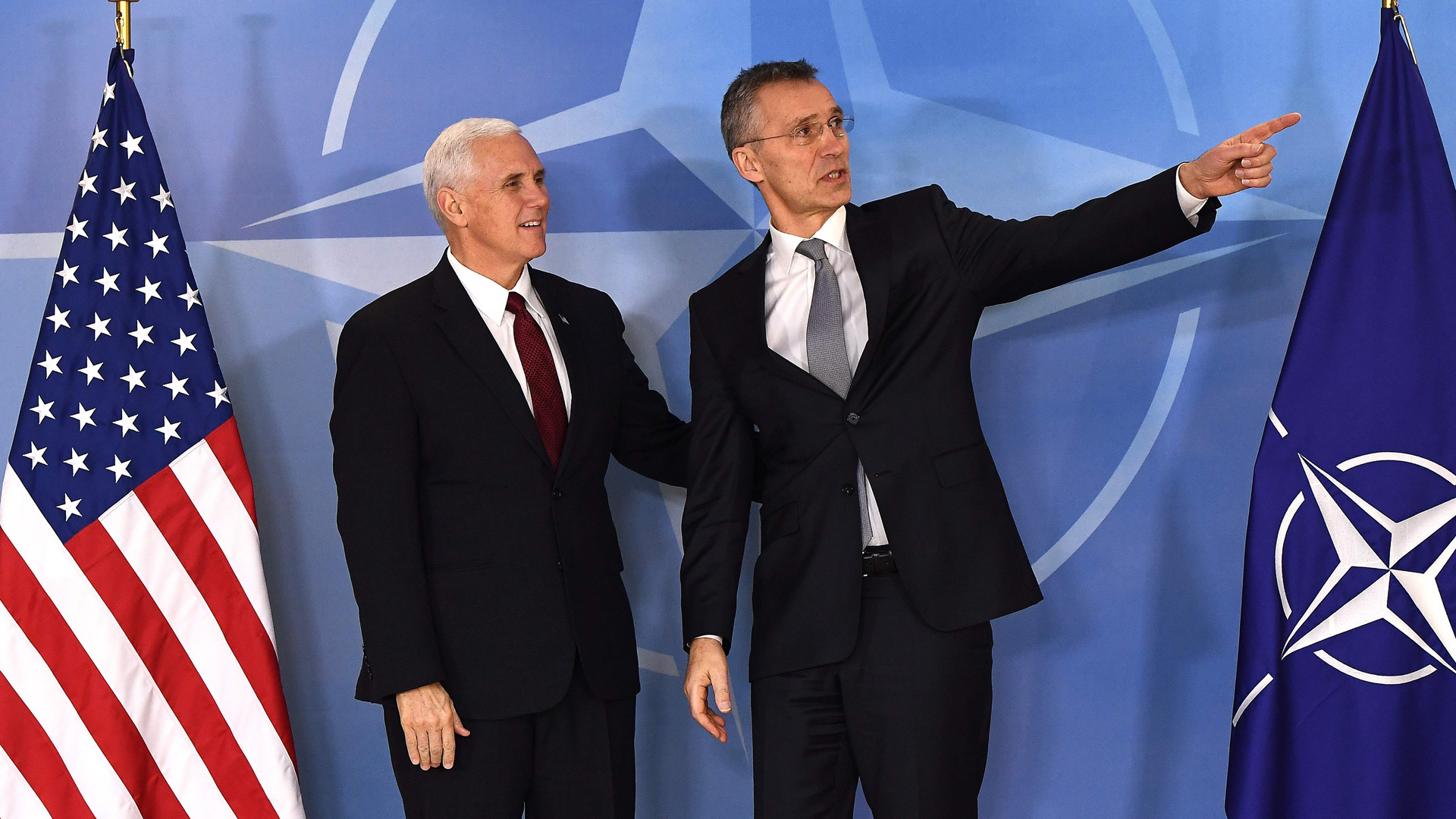 US-Vize-Präsident Mike Pence und NATO-Generalskretär Jens Stoltenberg in Brüssel | AFP