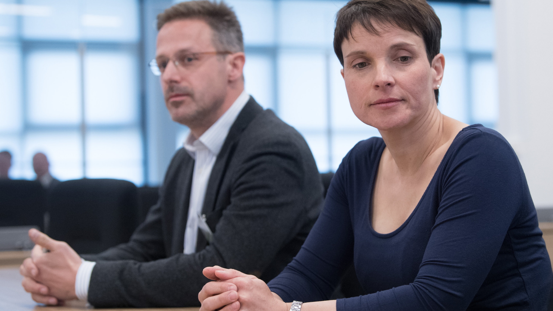 Frauke Petry und Marcus Pretzell im Gerichtssaal in Dresden | dpa