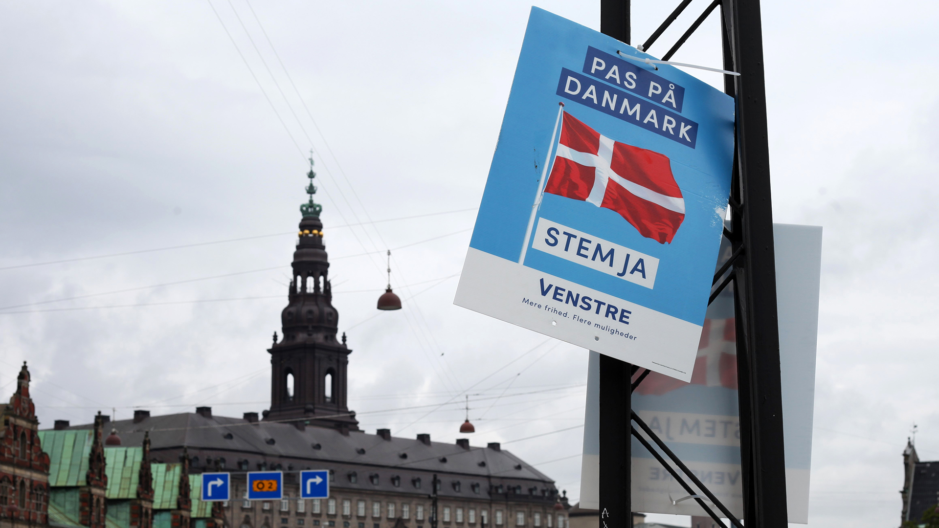 Eine Partei wirbt in Kopenhagen (Dänemark) für die Abschaffung des dänischen EU-Verteidigungsvorbehalts. | dpa