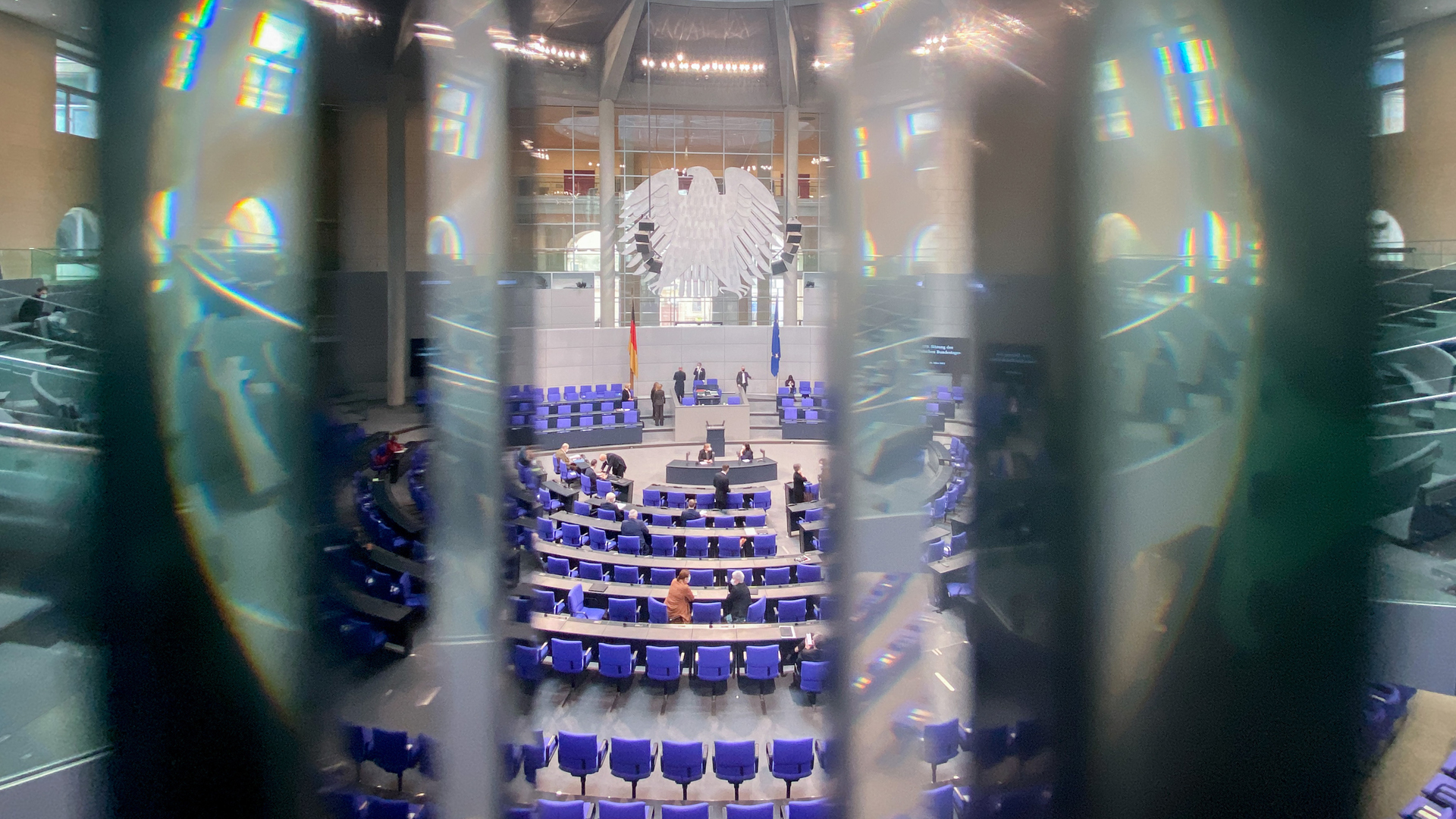 Der Blick in den Plenarsaal des Bundestags . | picture alliance/dpa