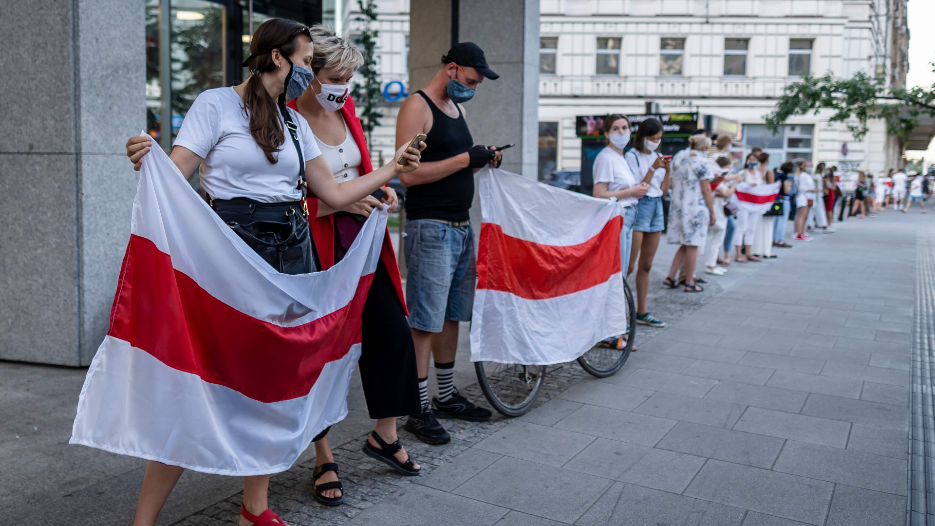 Demonstration in Warschau in Solidarität mit der Opposition in Belarus | AFP