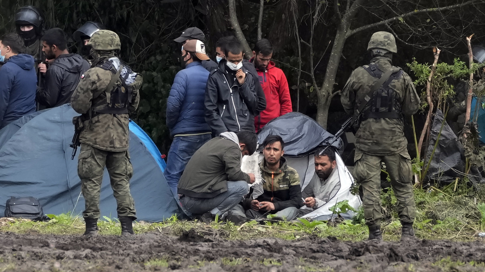 Uchodźcy afgańscy: utknęli między Białorusią a Polską
