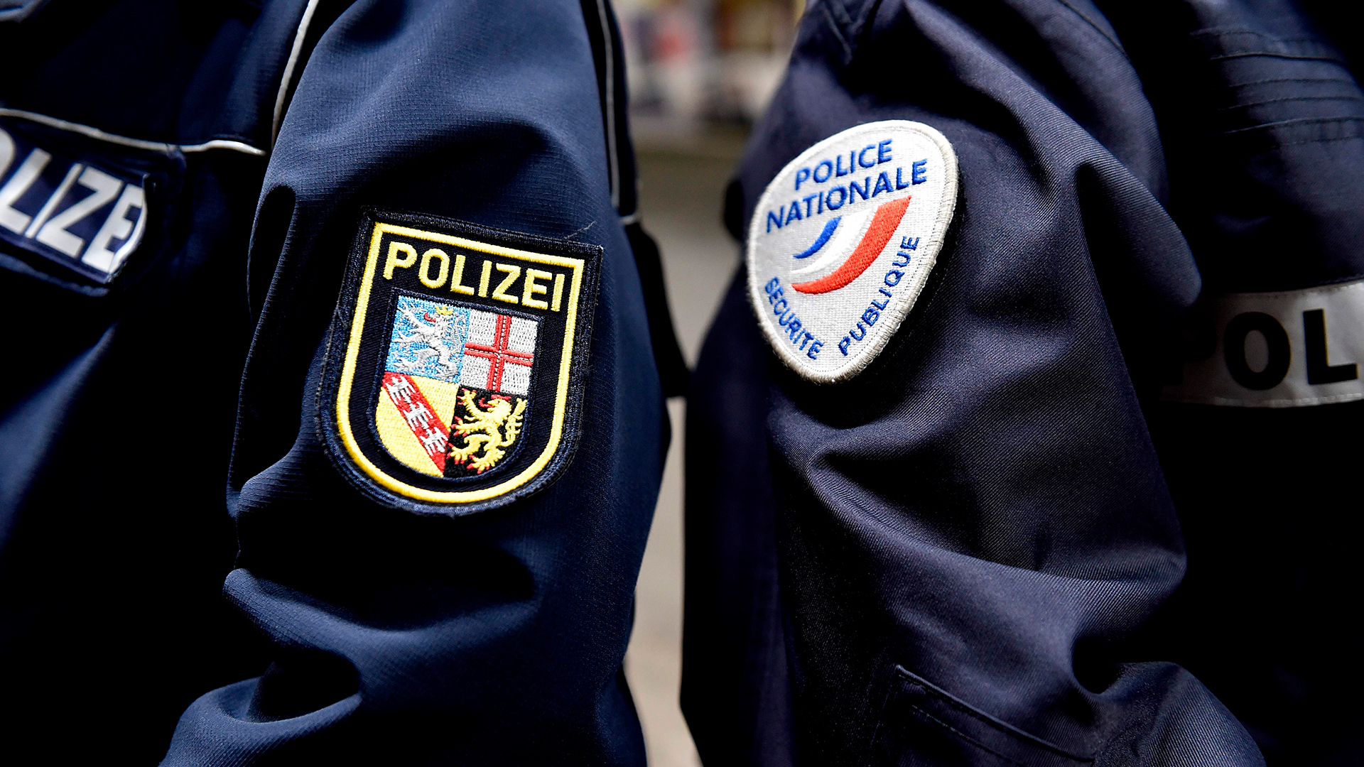 Französische und deutsche Polizisten| Bildquelle: dpa