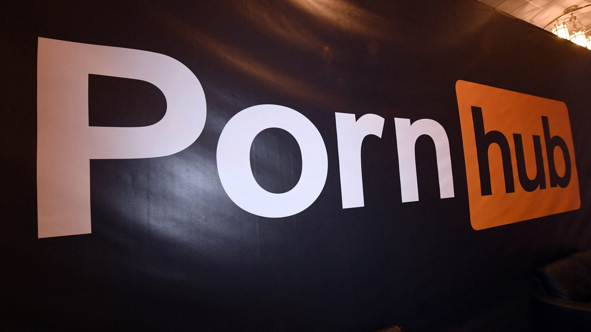 Der Schriftzug "Pornhub" | AFP