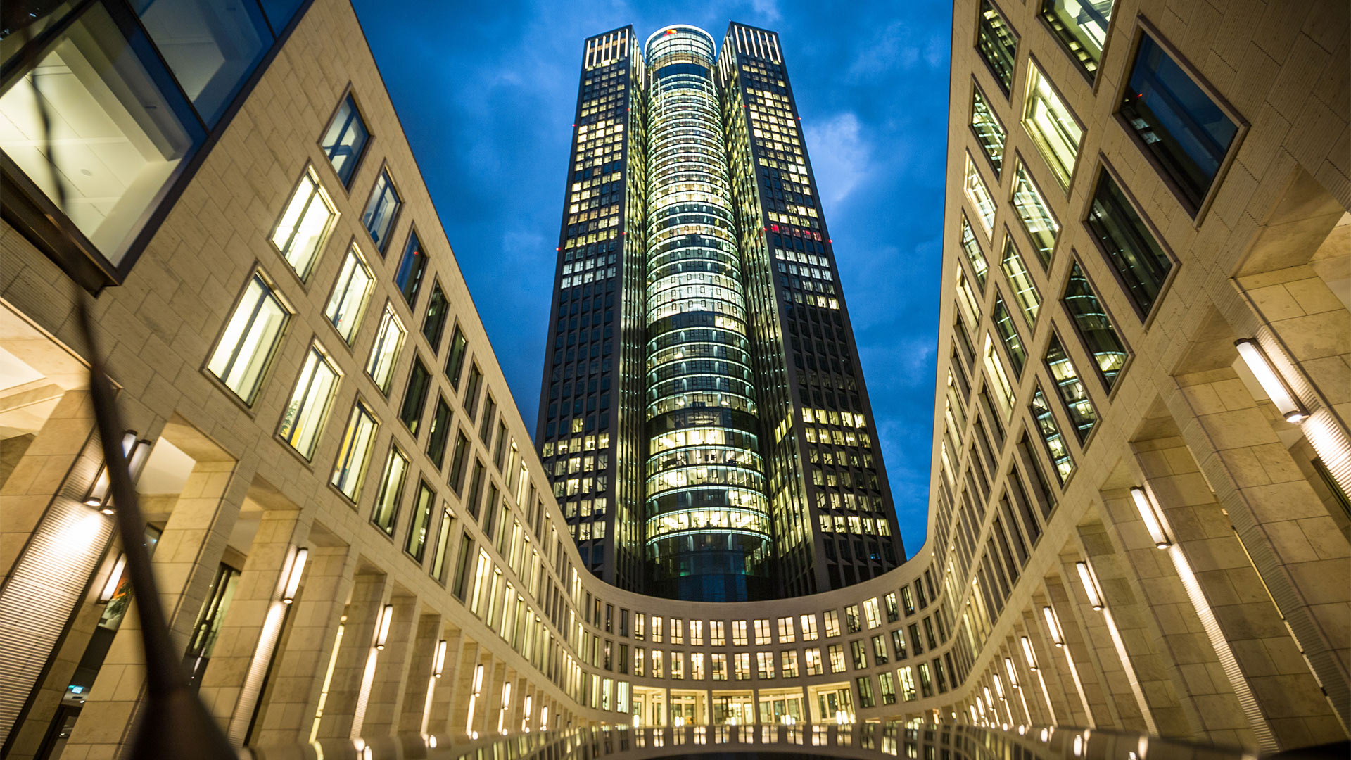 Deutschland-Zentrale der PricewaterhouseCoopers Aktiengesellschaft Wirtschaftsprüfungsgesellschaft (PwC) in Frankfurt am Main | picture alliance / dpa