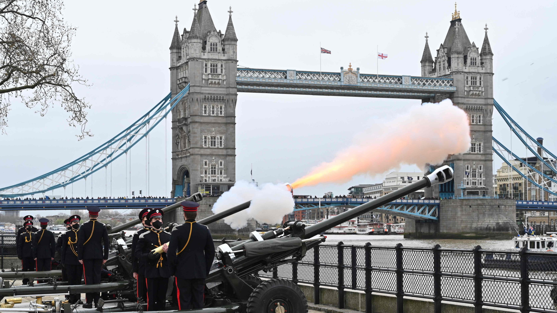 In London werden zu Ehren des verstorbenen Prinzen Philip Salutschüsse aus Kanonen abgefeuert. | AFP